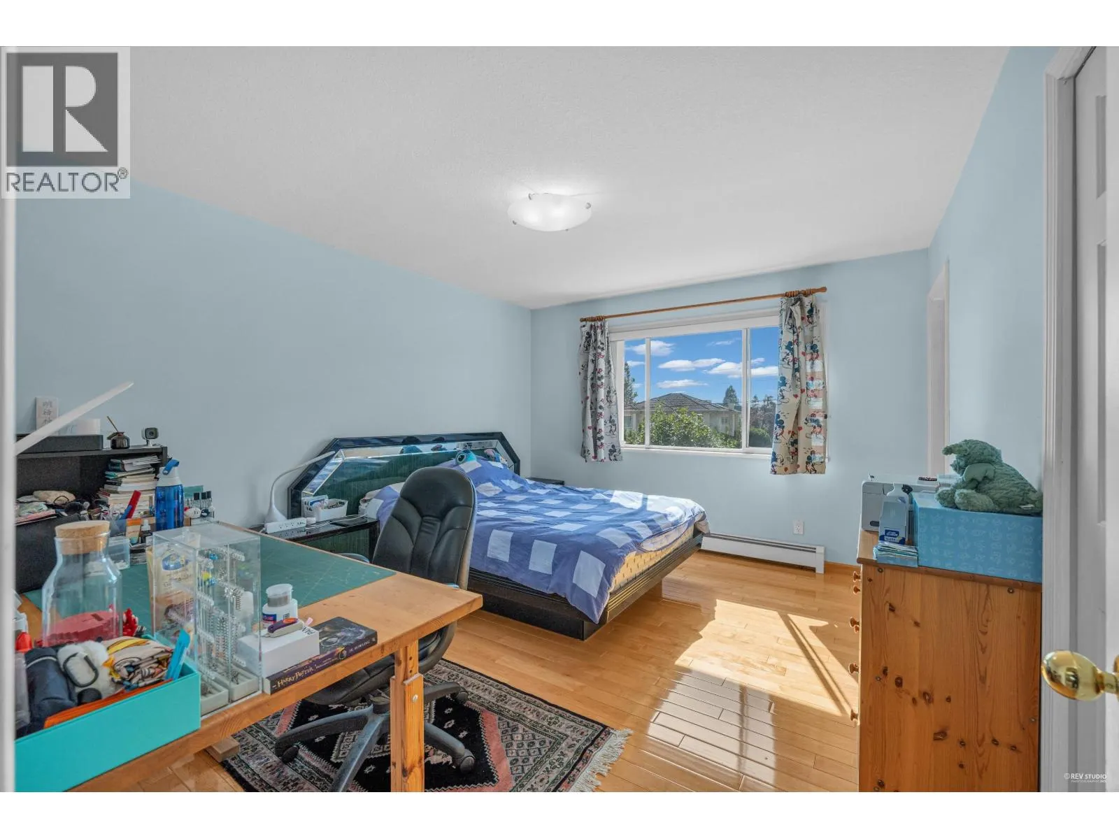 426 W 44TH AVENUE