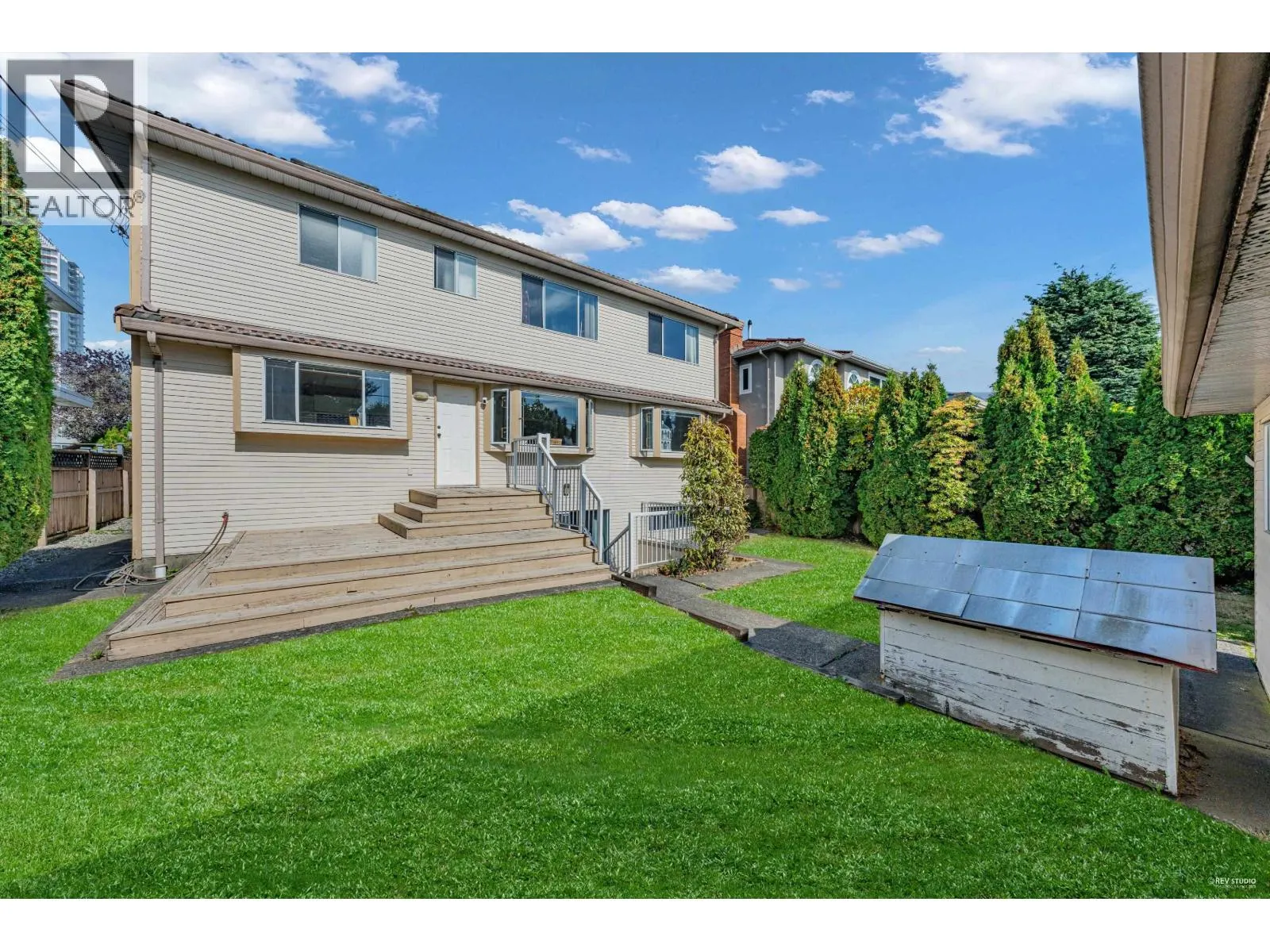 426 W 44TH AVENUE