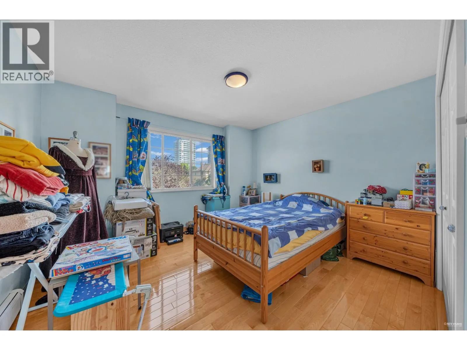426 W 44TH AVENUE