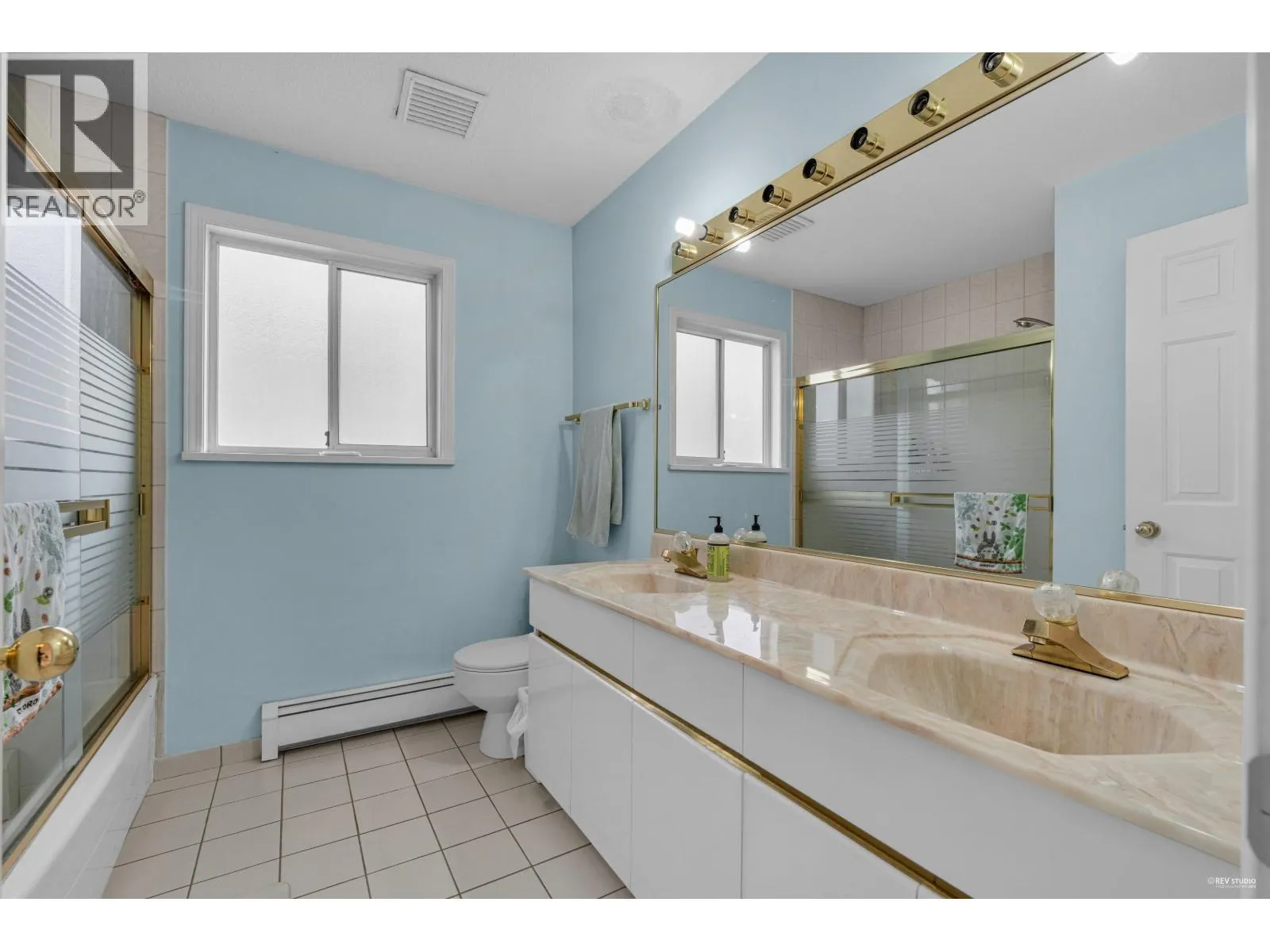 426 W 44TH AVENUE