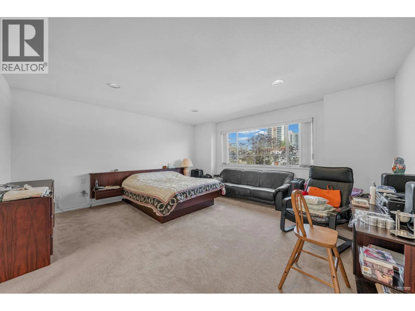 426 W 44TH AVENUE