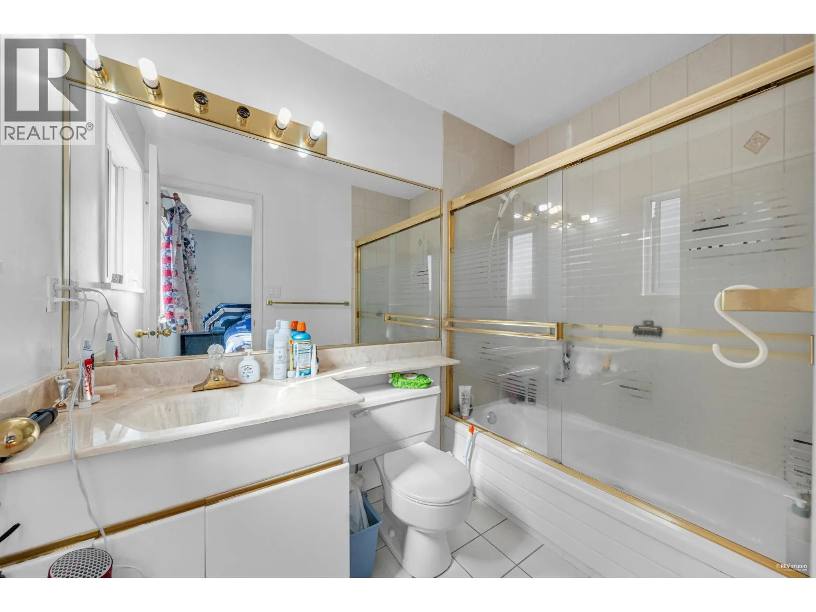 426 W 44TH AVENUE