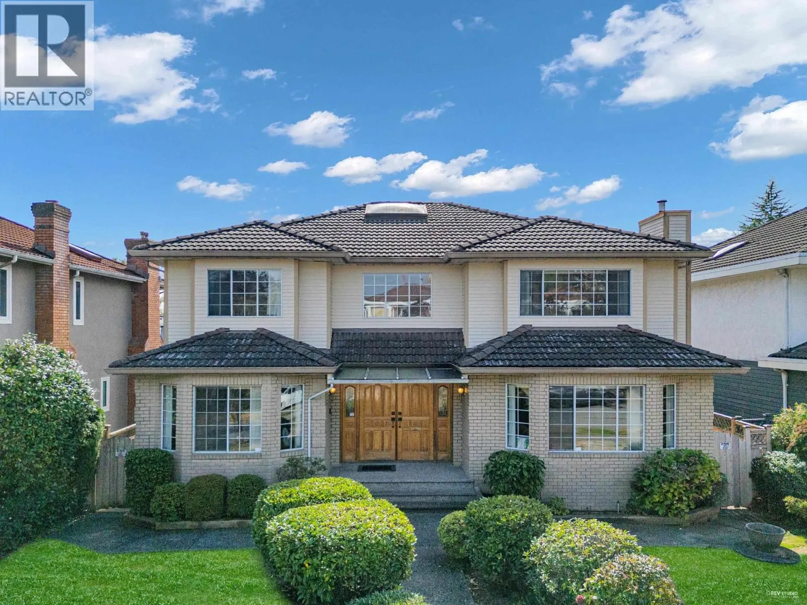 426 W 44TH AVENUE