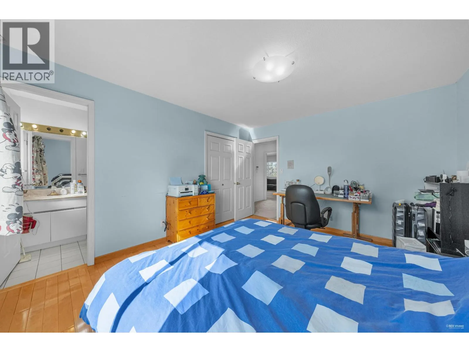426 W 44TH AVENUE