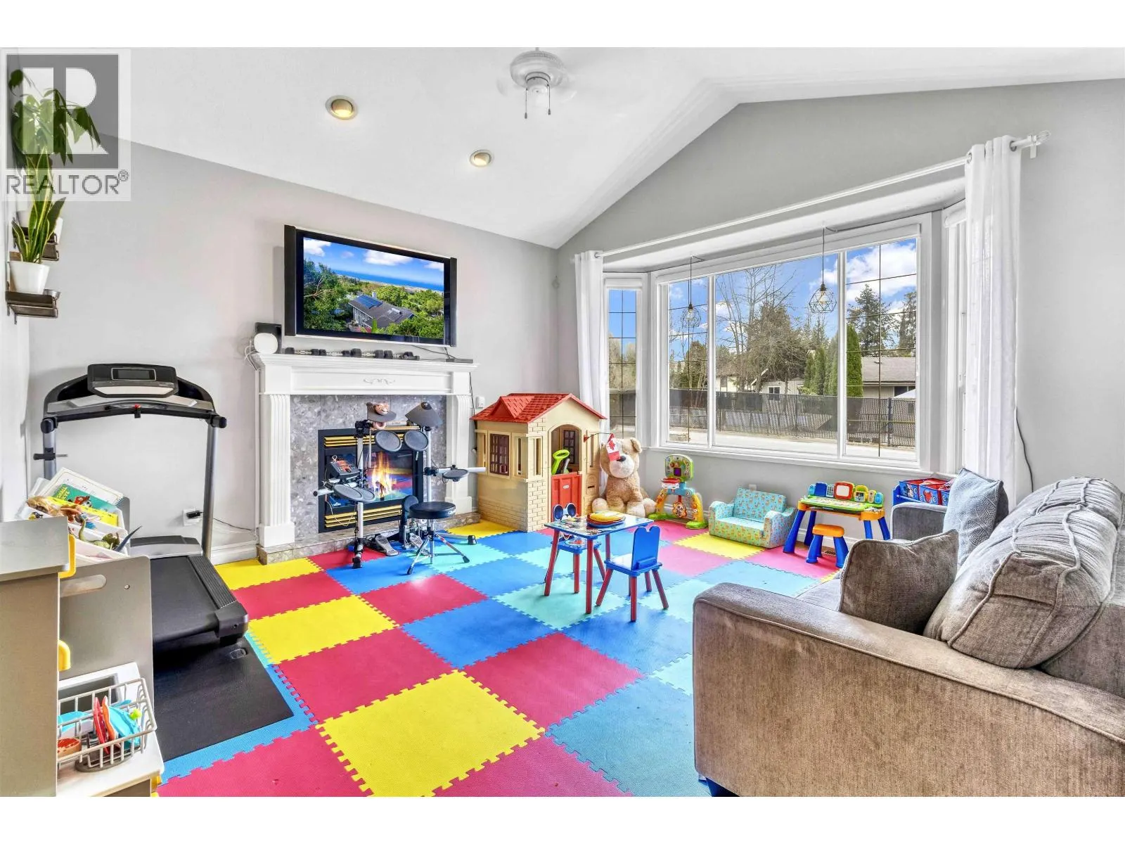23404 TAMARACK LANE