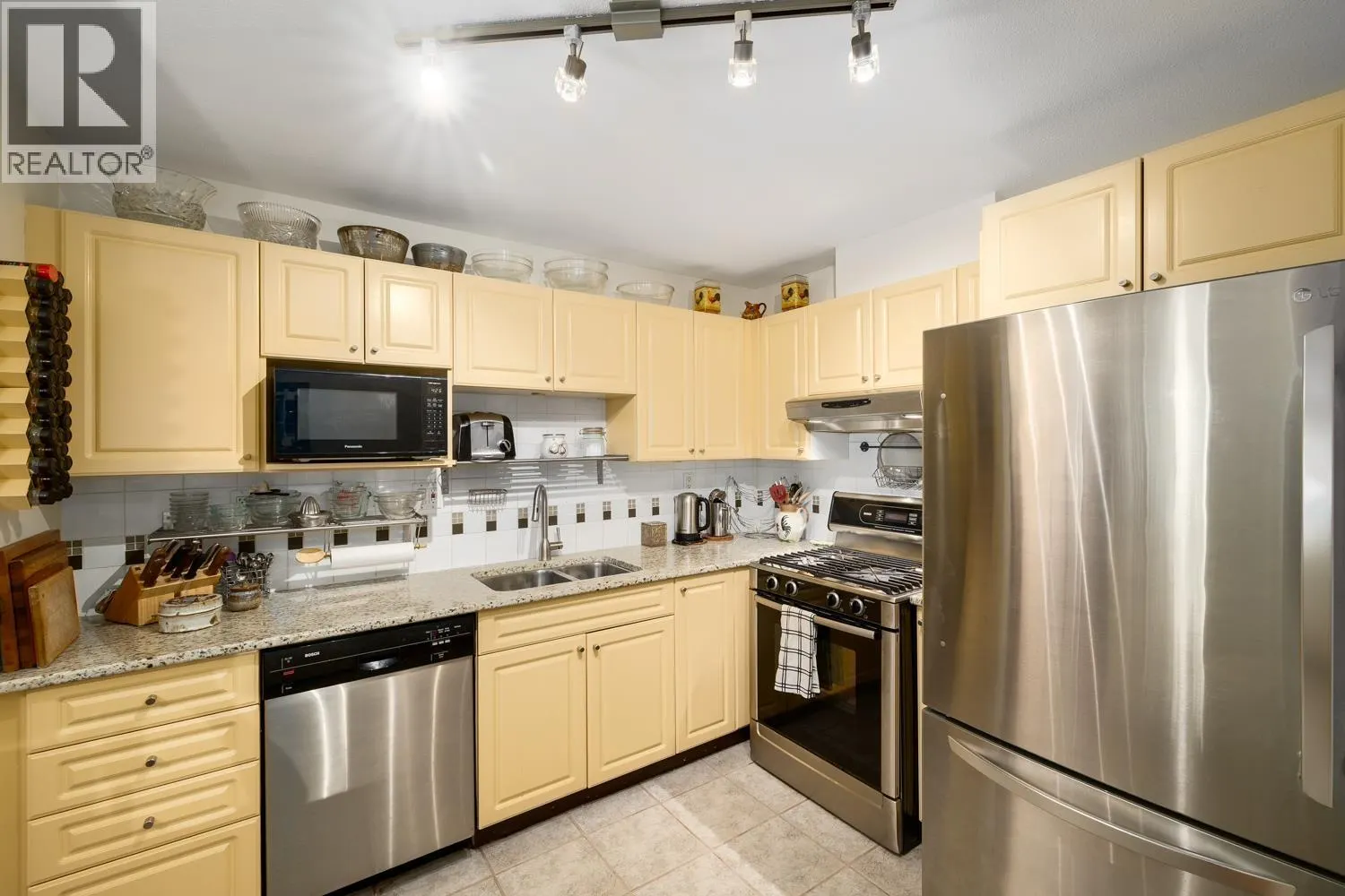 206 5723 COLLINGWOOD STREET