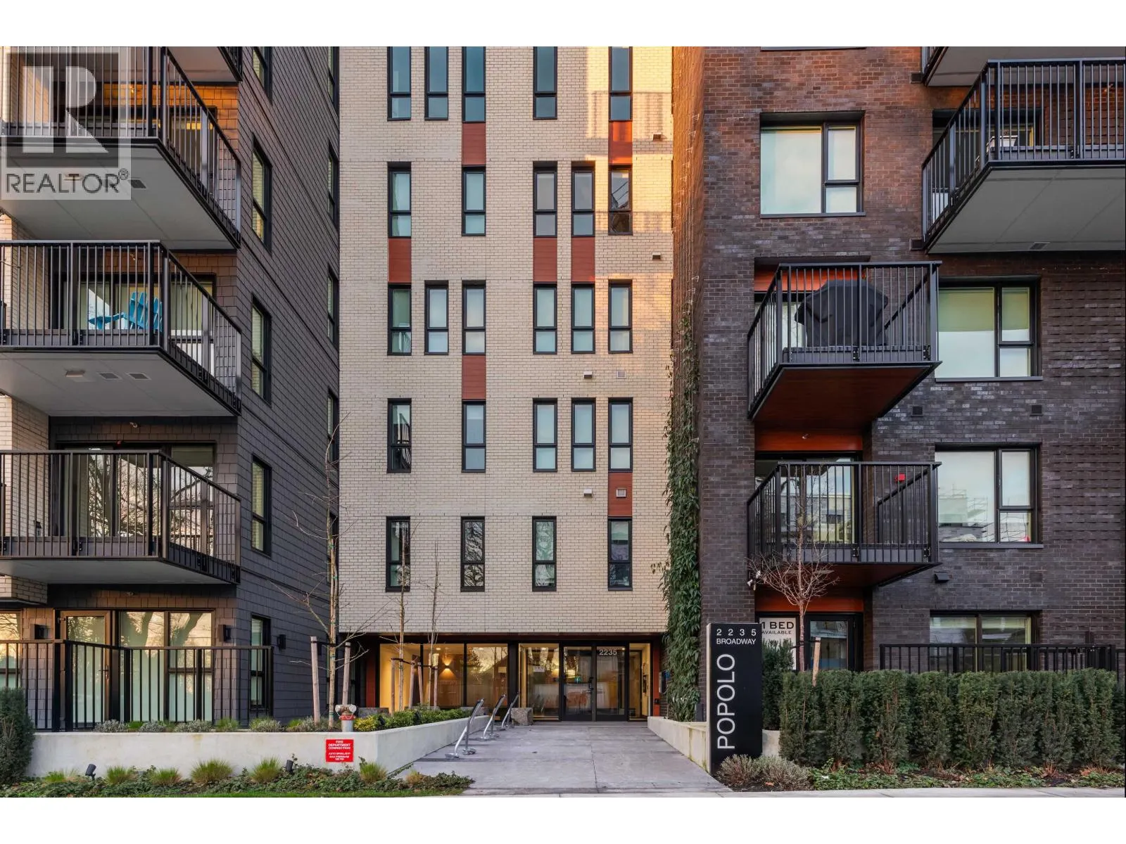 601 2235 E BROADWAY