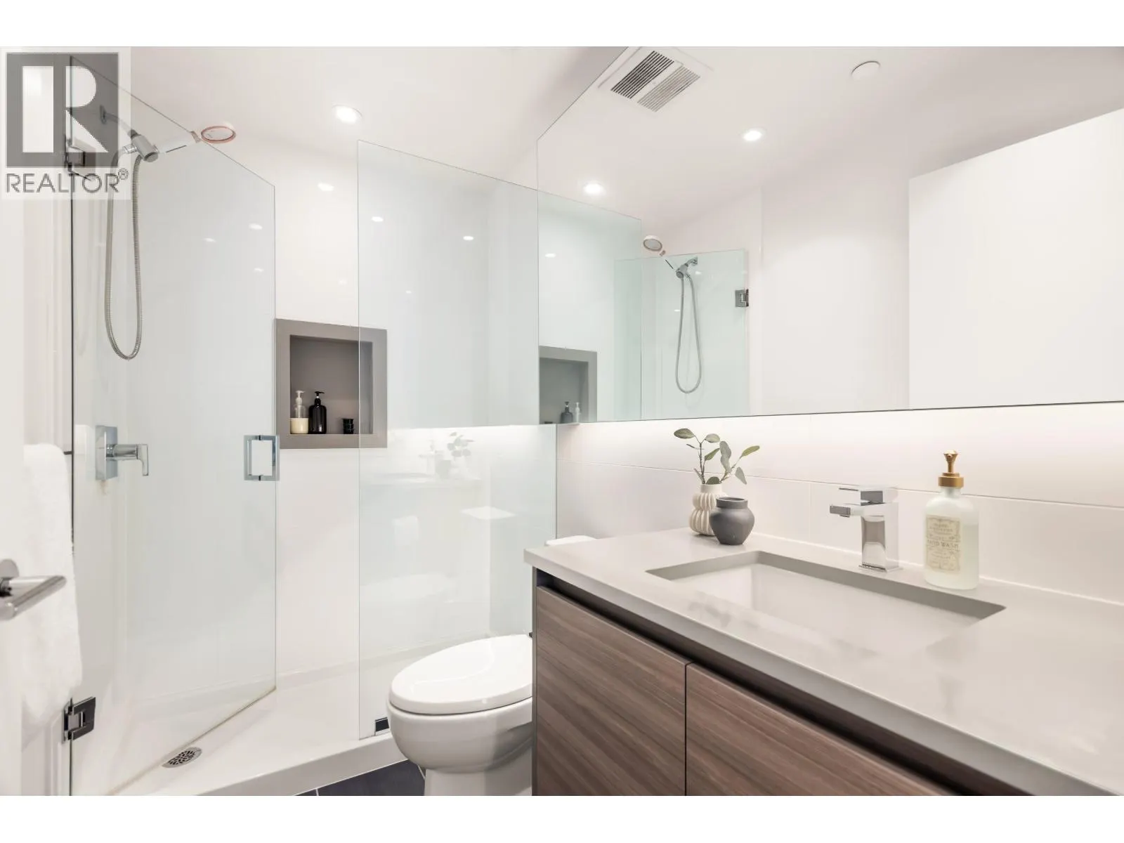 PH 655 8575 RIVERGRASS DRIVE