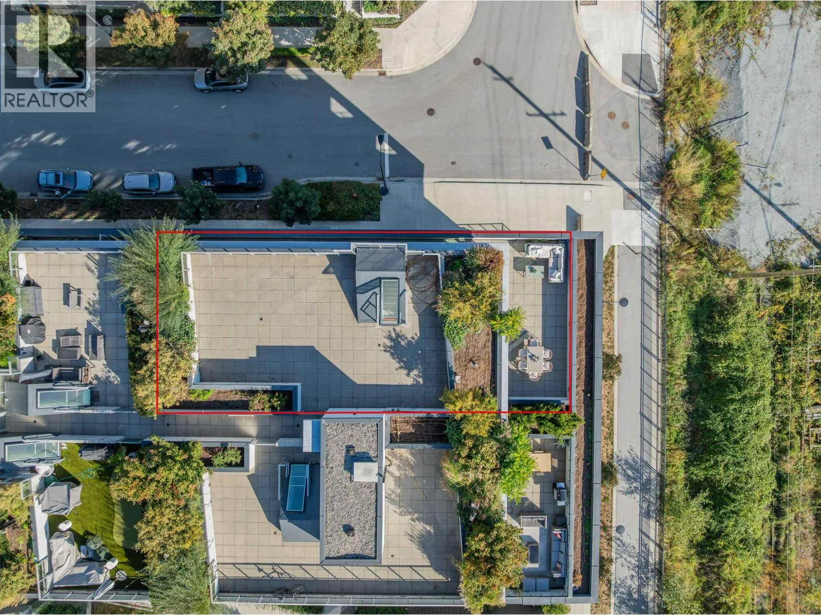 PH 655 8575 RIVERGRASS DRIVE