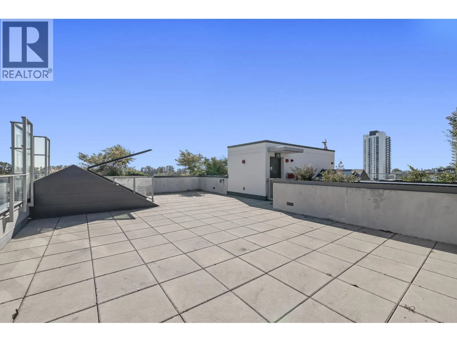 PH 655 8575 RIVERGRASS DRIVE
