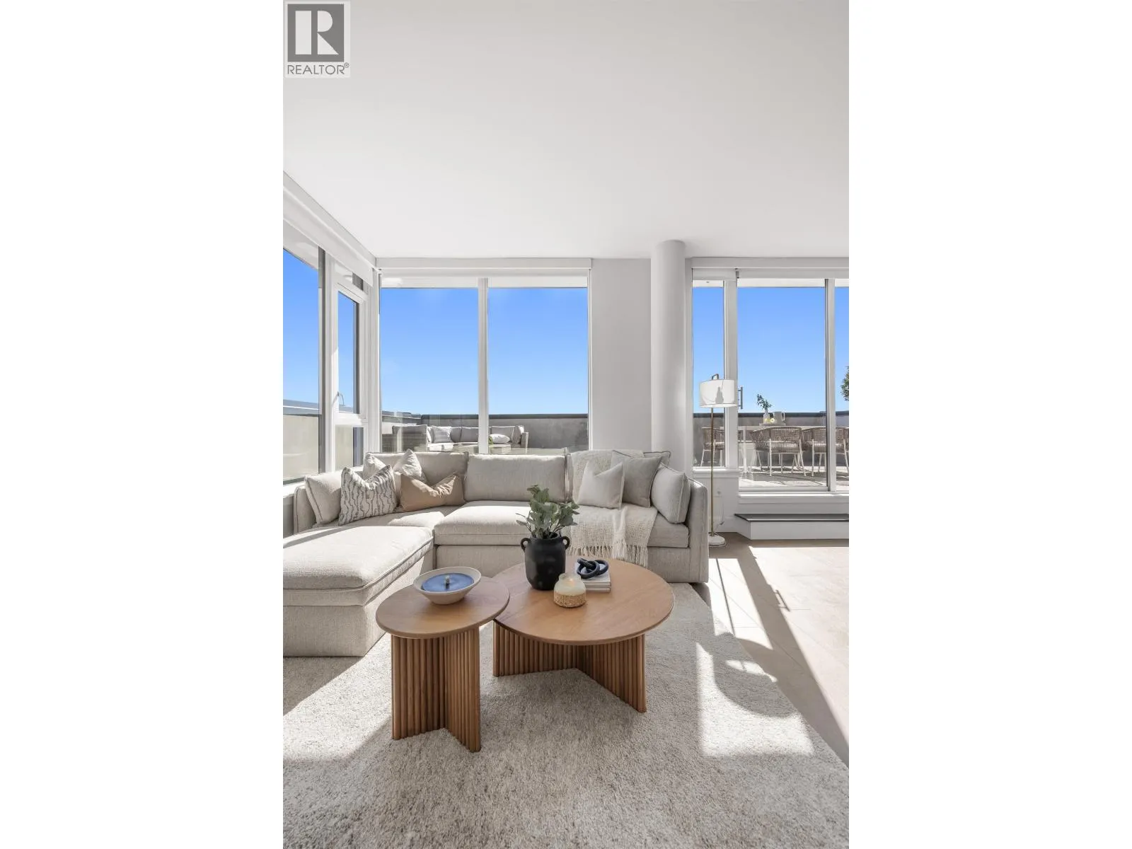 PH 655 8575 RIVERGRASS DRIVE
