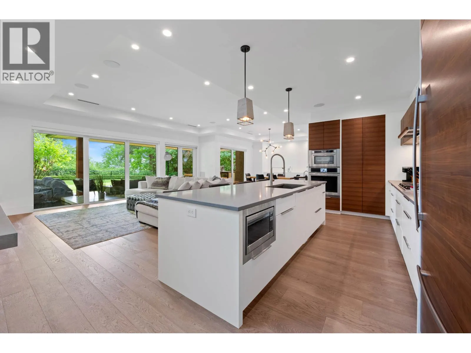 2381 WINDRIDGE DRIVE