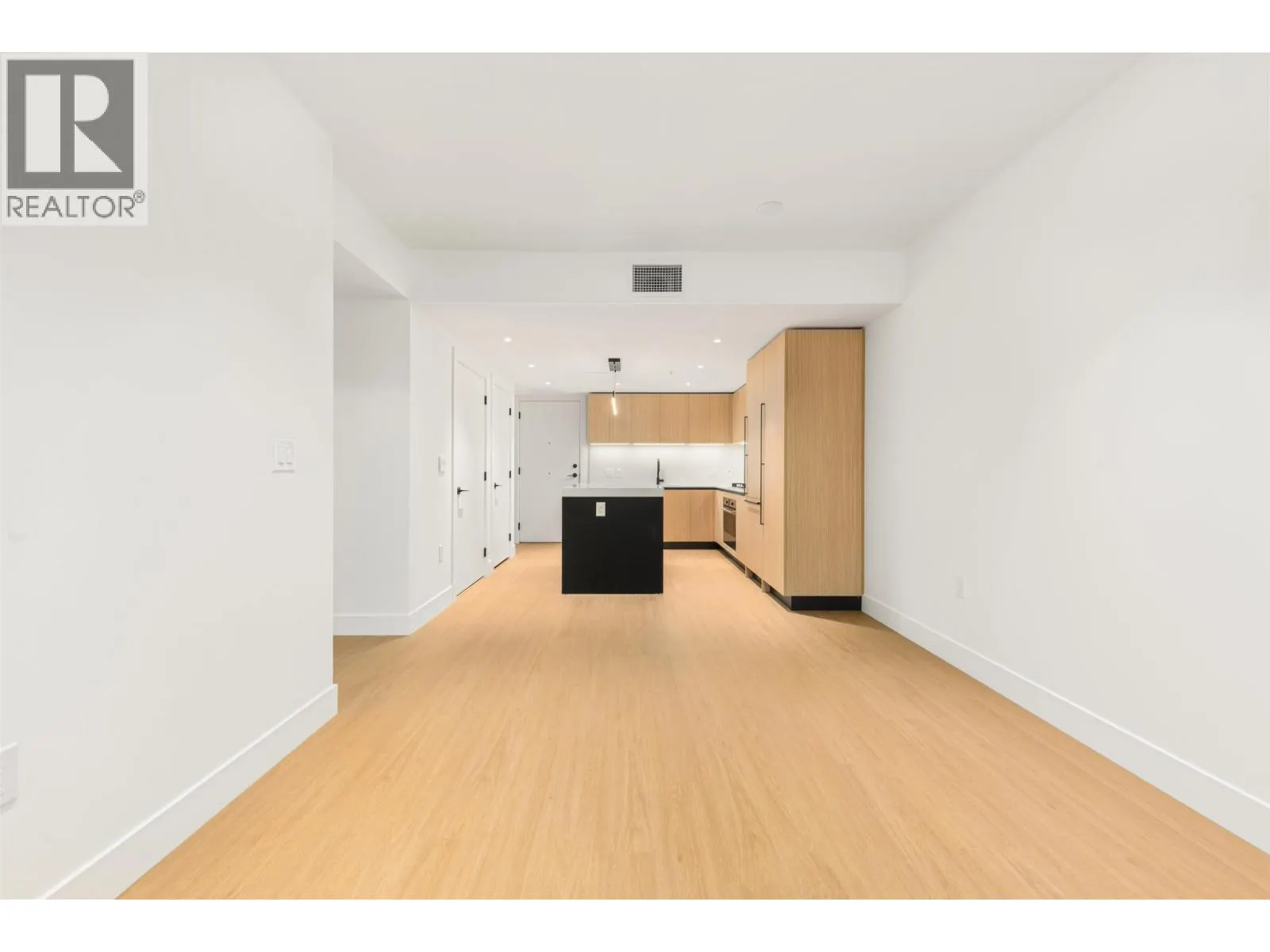 110 2235 E BROADWAY