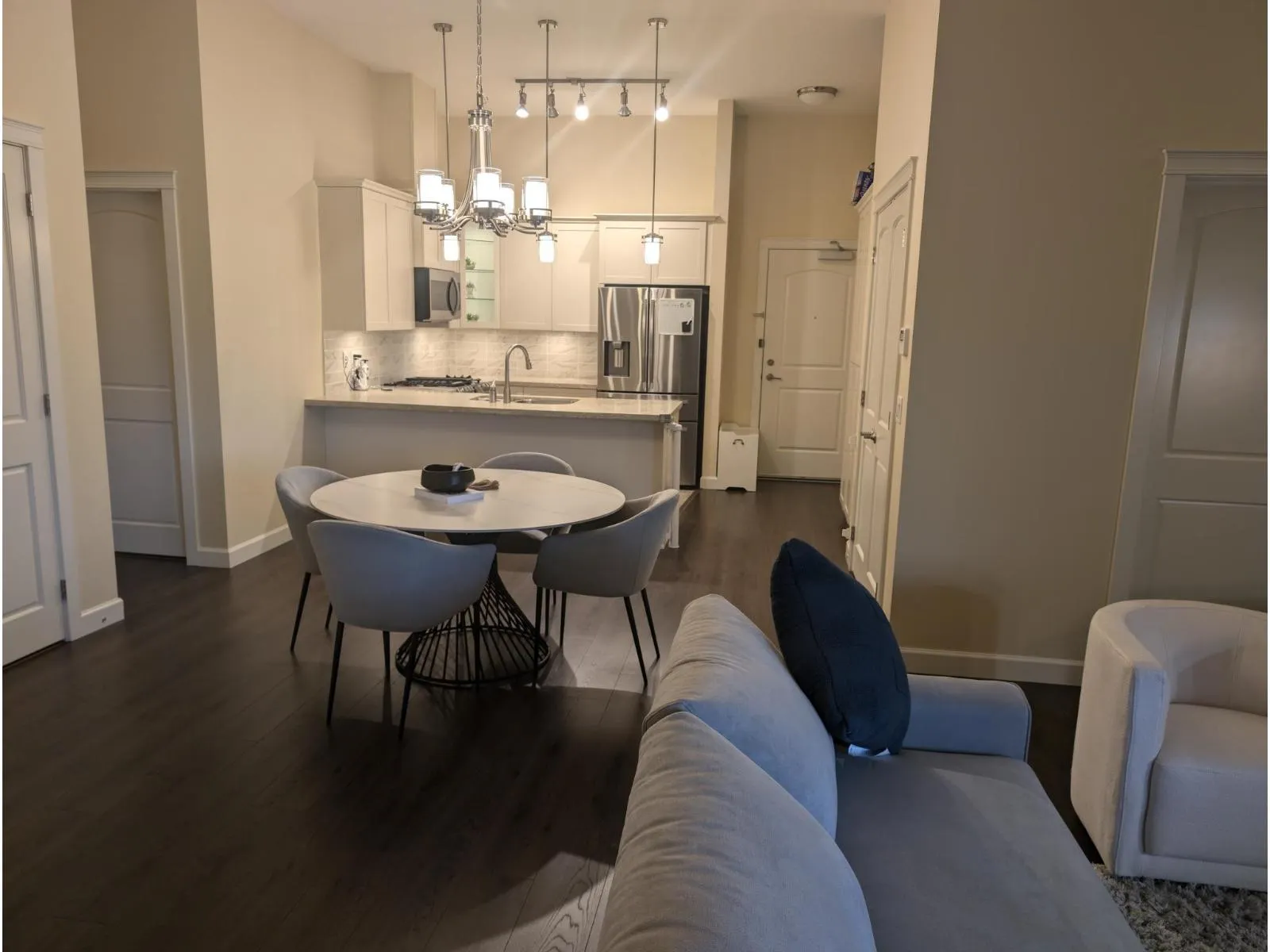 608 20376 86 AVENUE