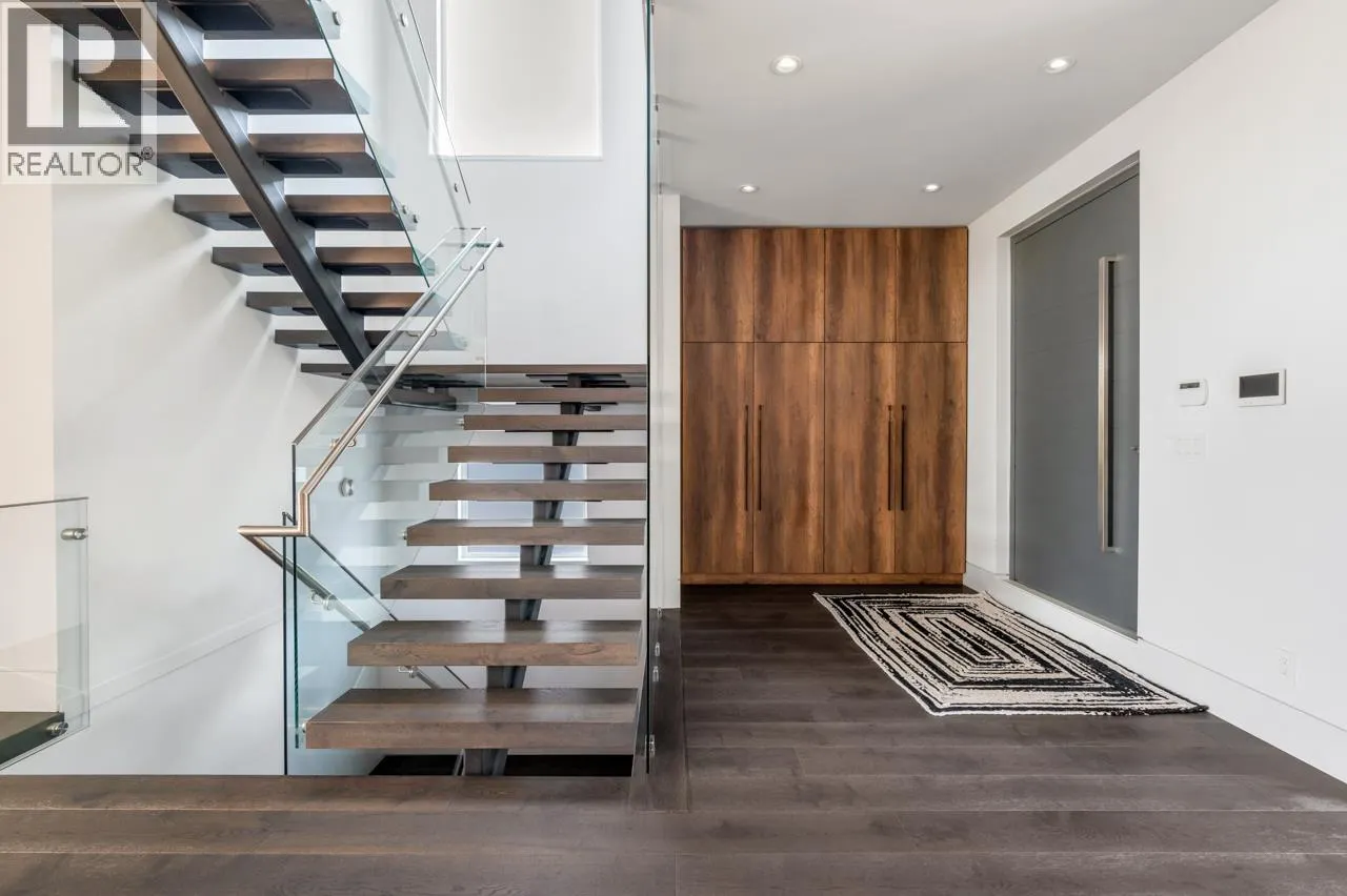 4380 LANCELOT DRIVE