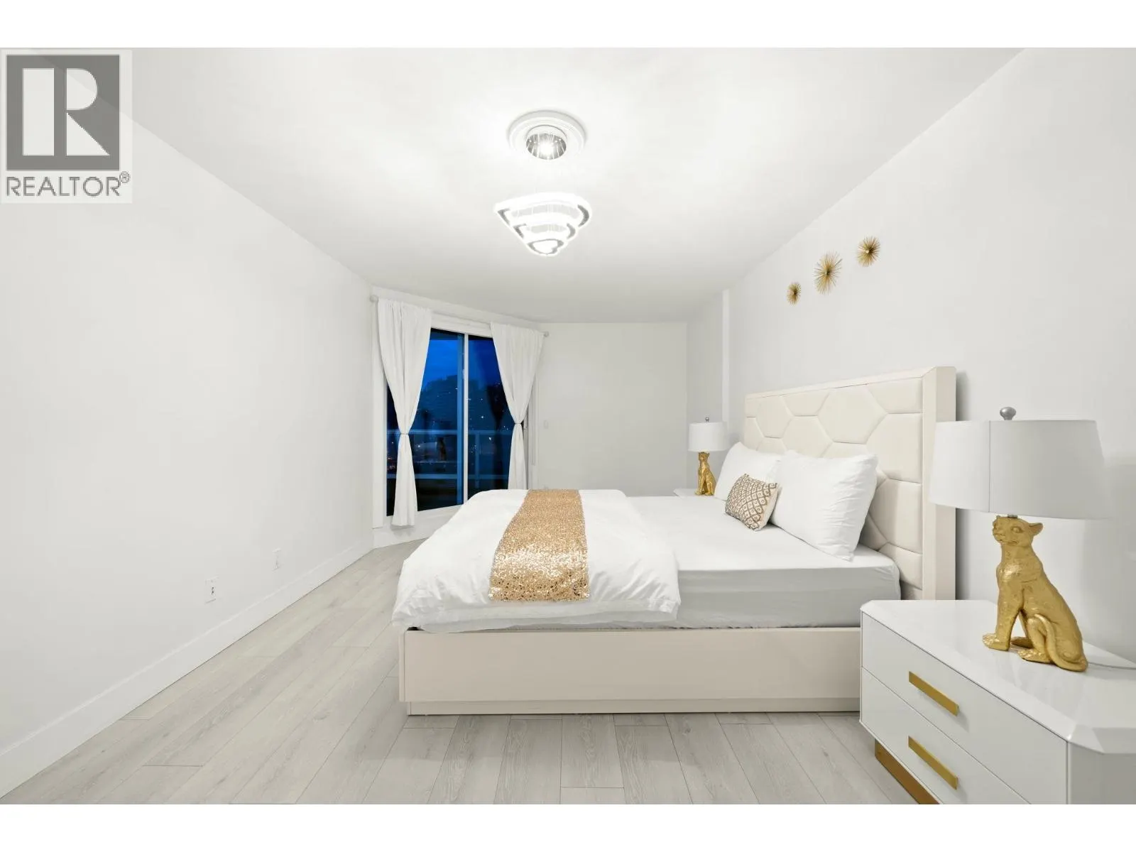 905 1185 QUAYSIDE DRIVE