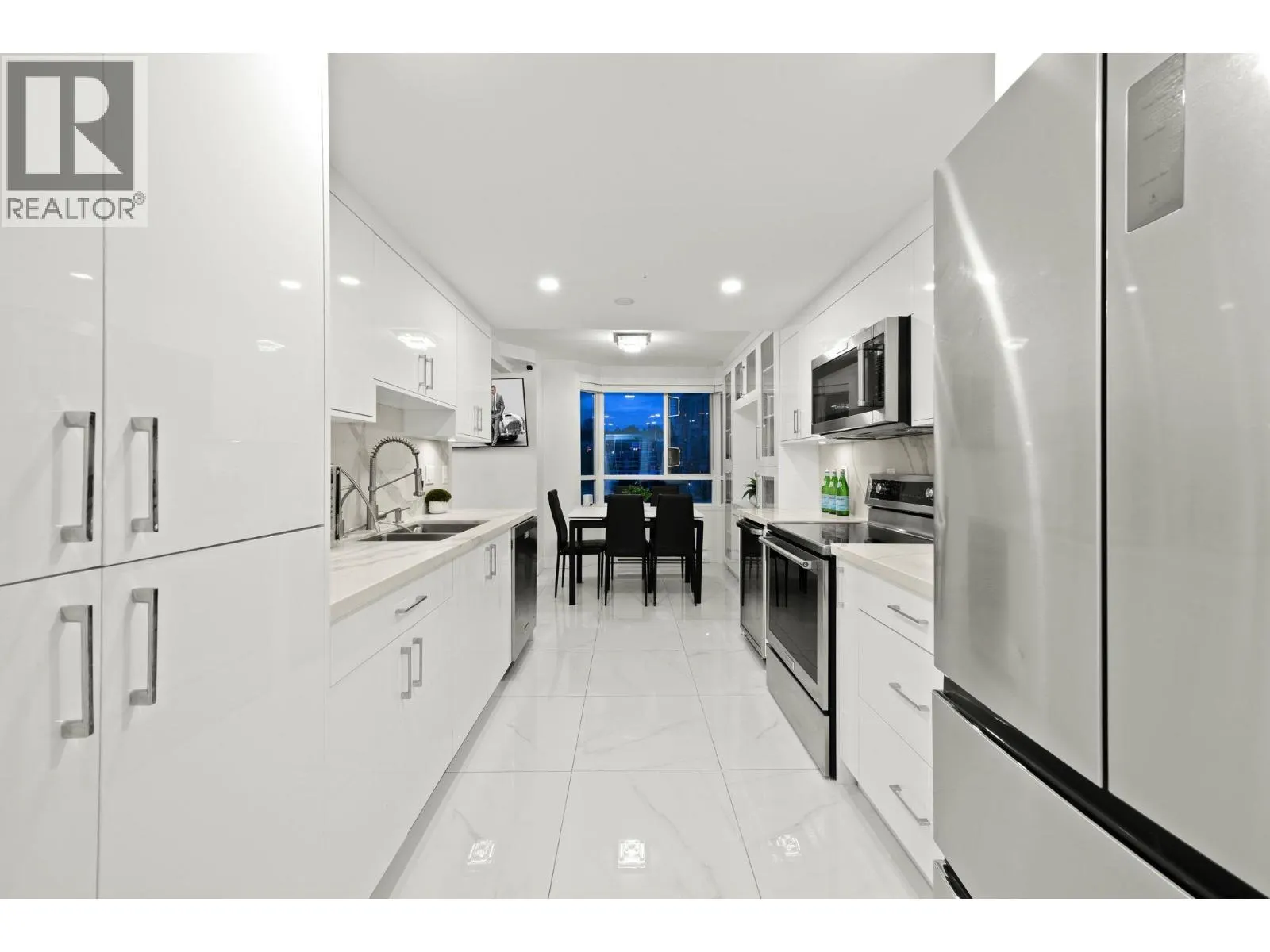 905 1185 QUAYSIDE DRIVE