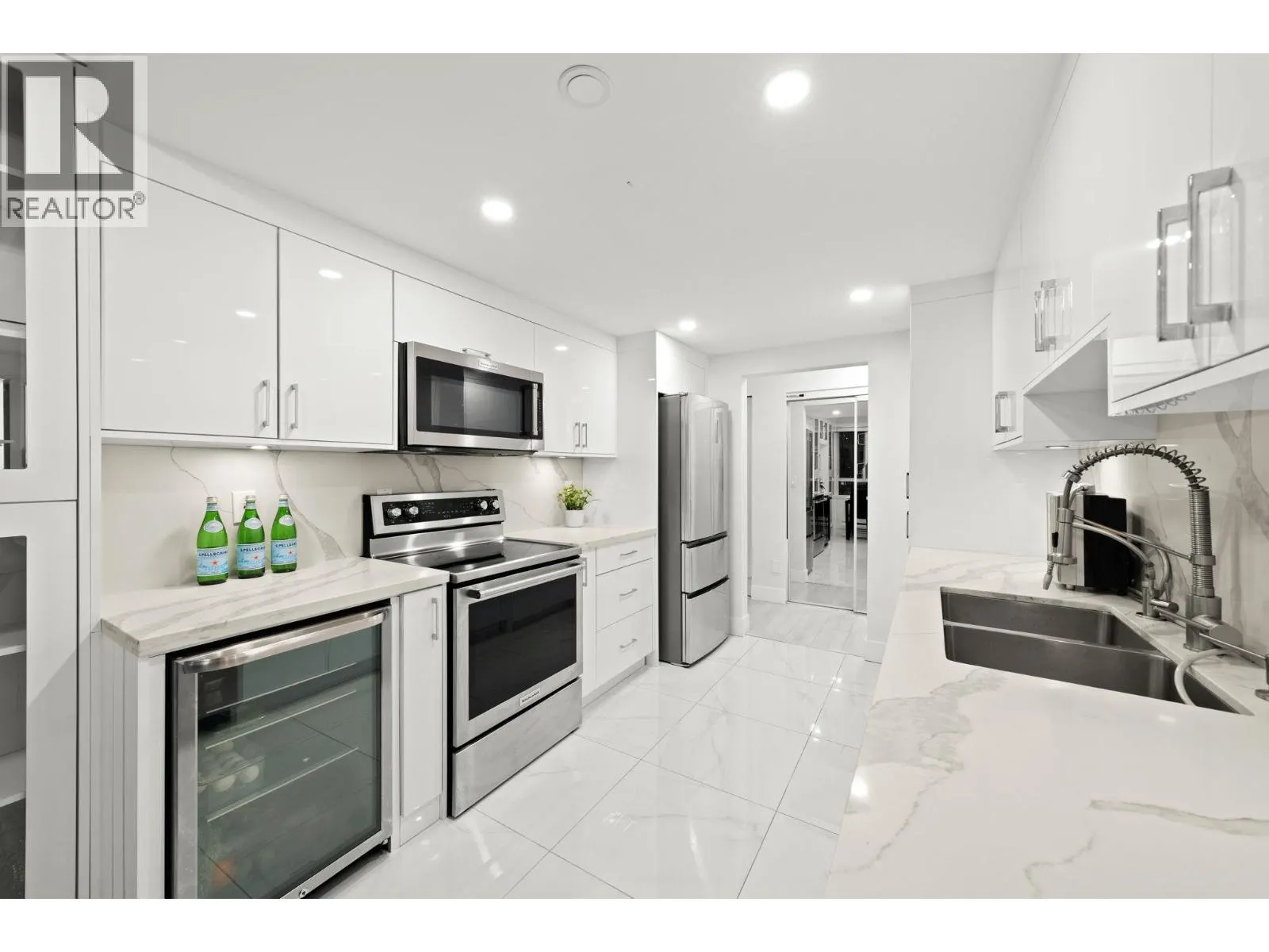905 1185 QUAYSIDE DRIVE