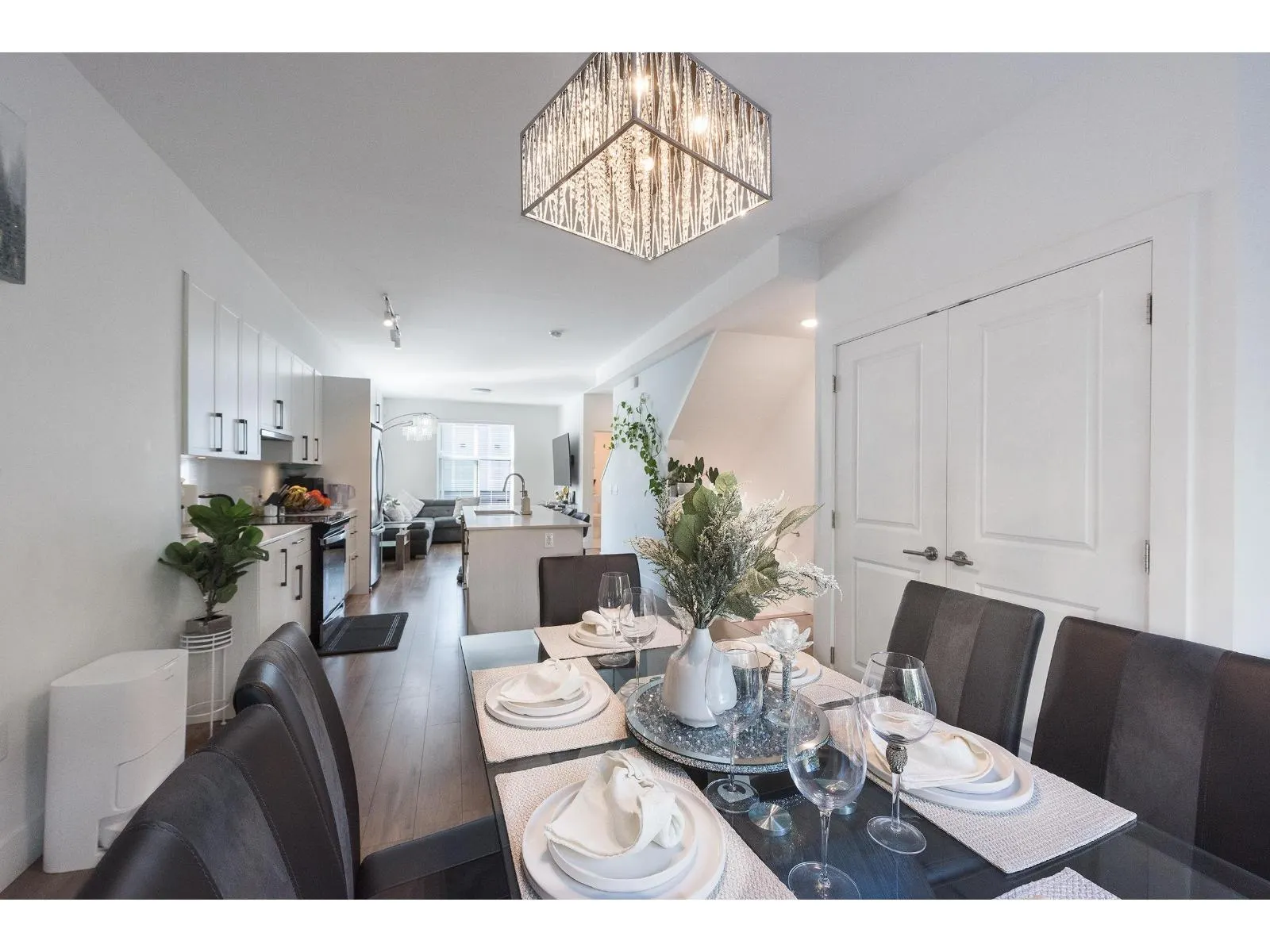 406 2267 MCKENZIE ROAD