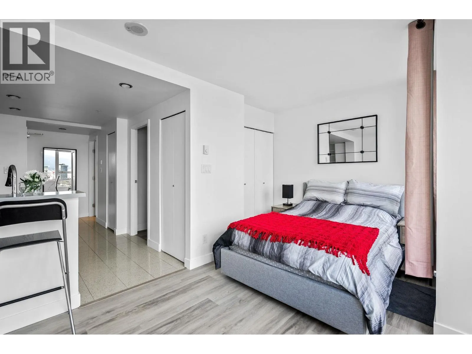 3106 928 BEATTY STREET