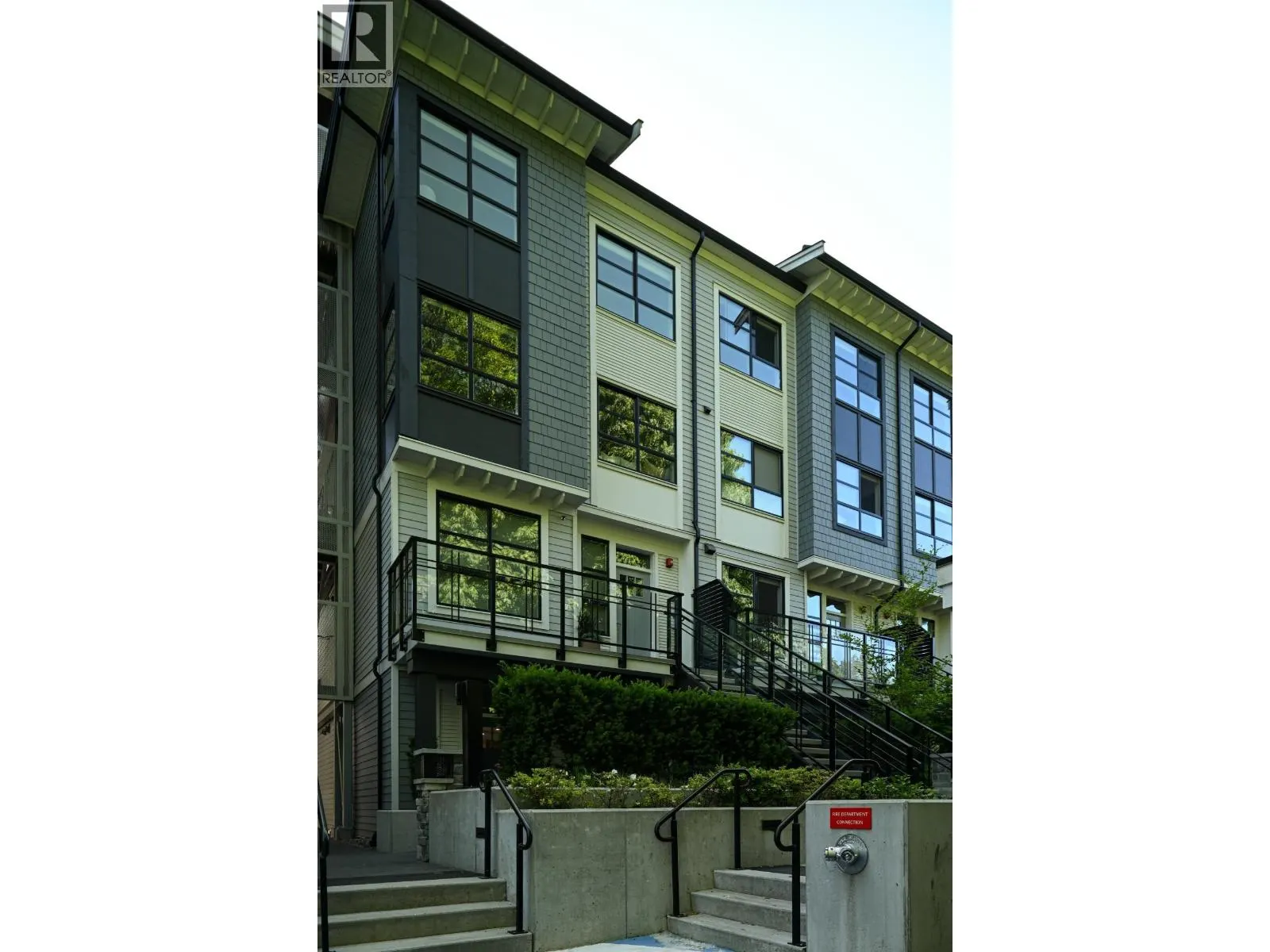 207 2045 HERITAGE PARK LANE