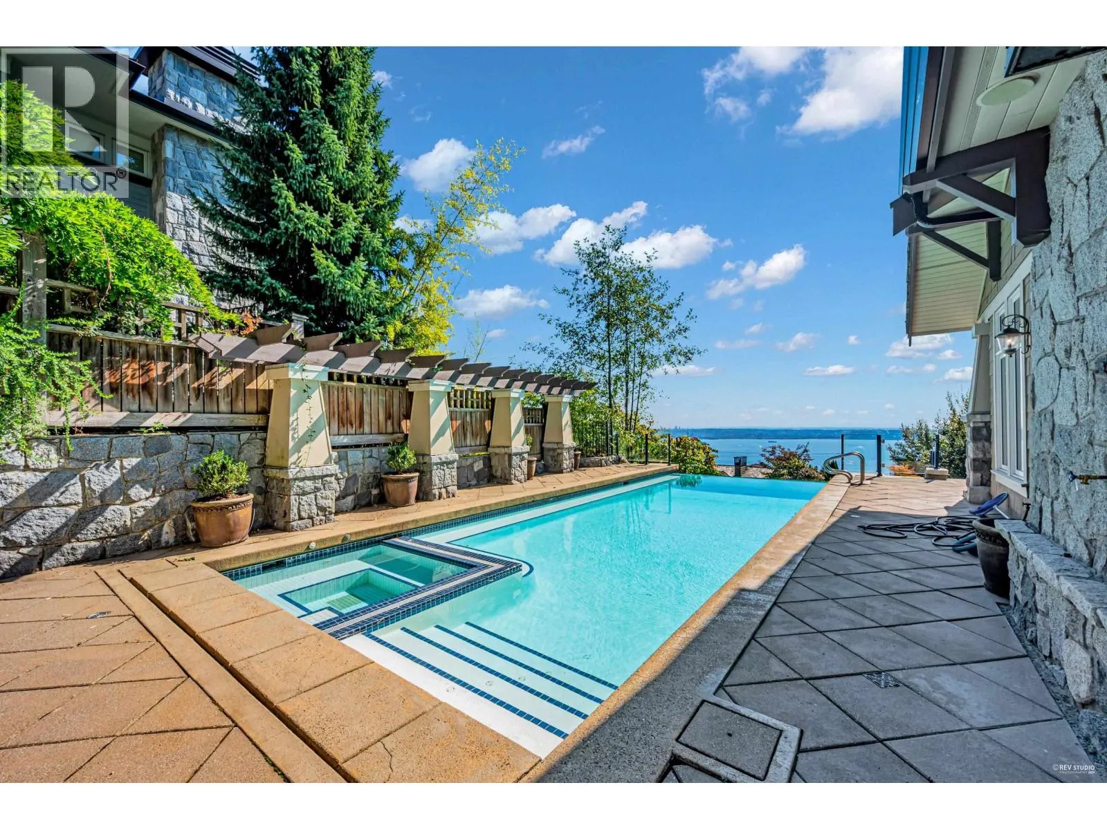 2495 HUDSON COURT