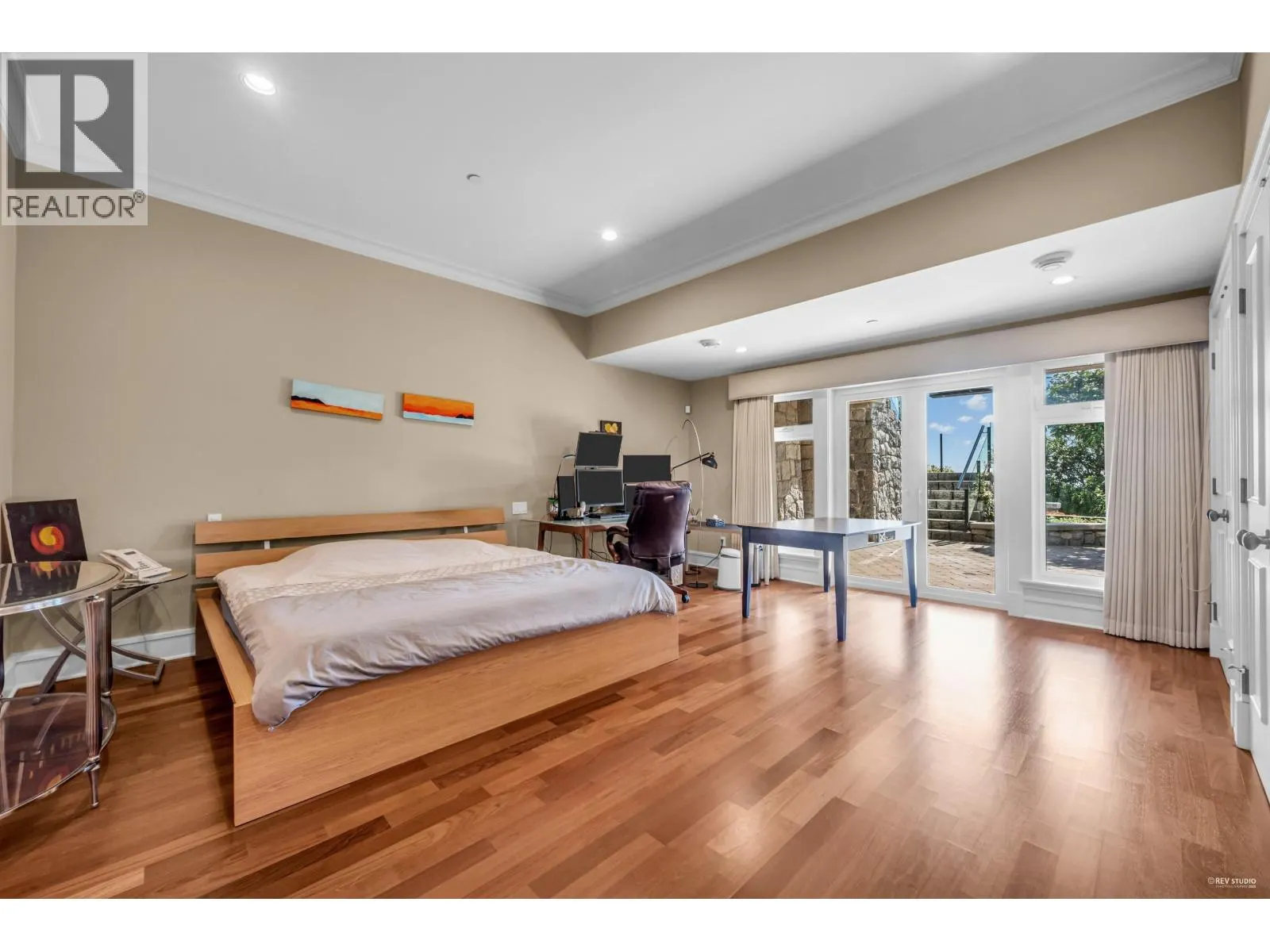 2495 HUDSON COURT