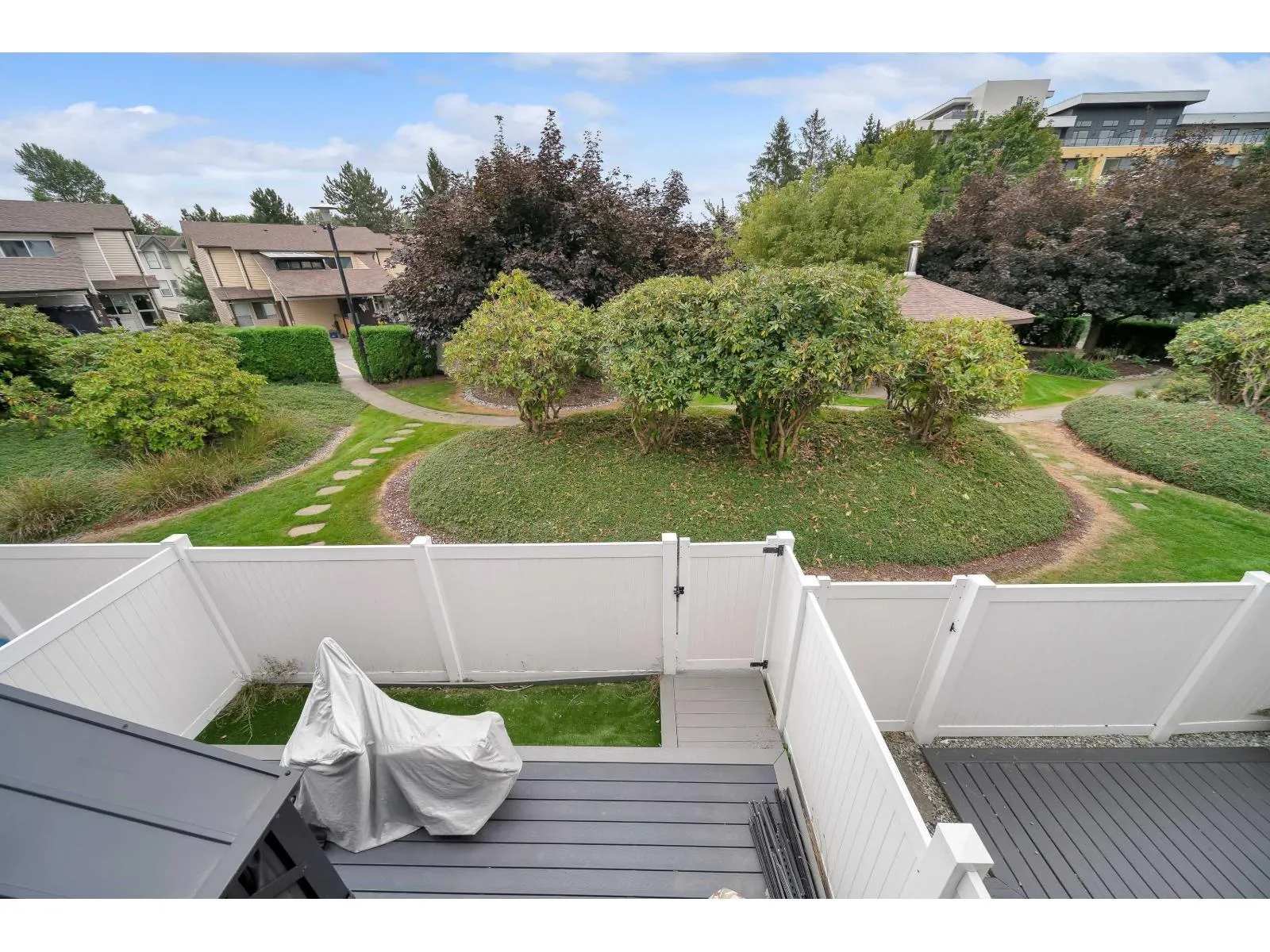 84 27272 32 AVENUE