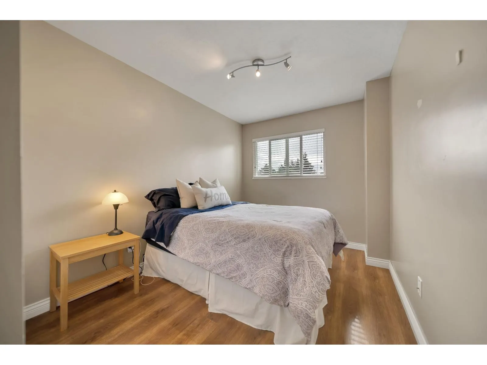 84 27272 32 AVENUE