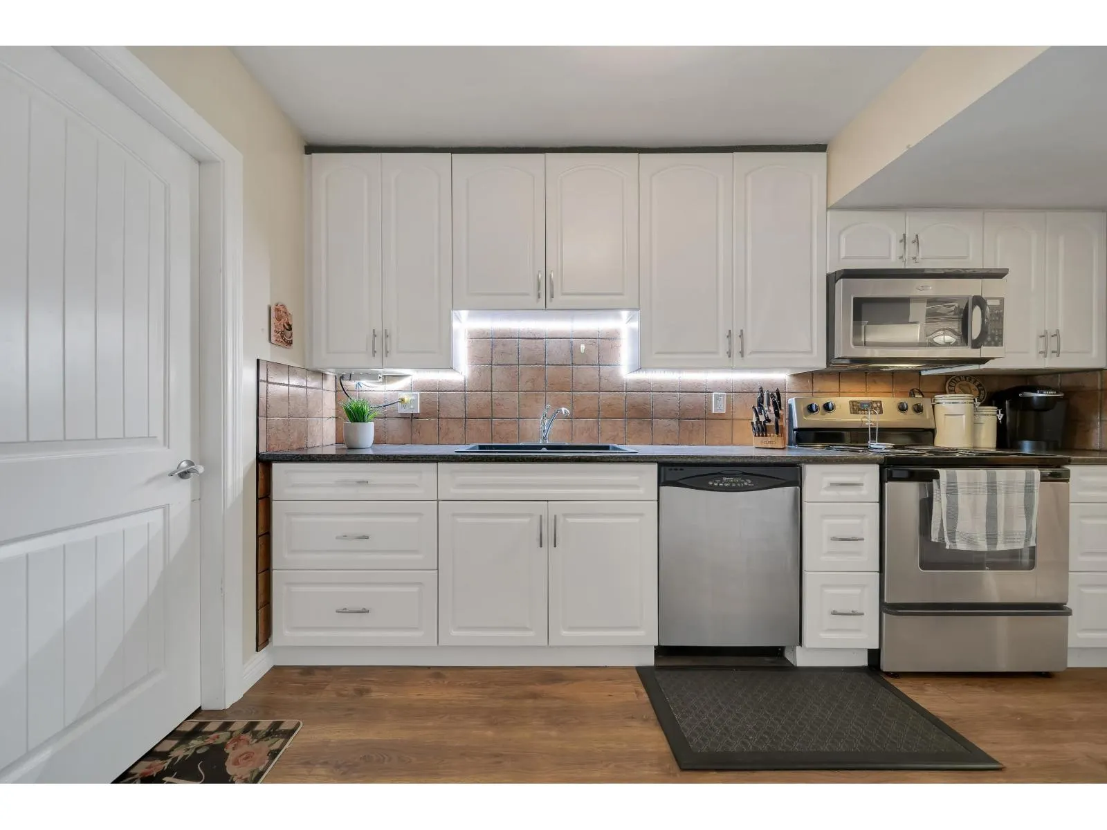 84 27272 32 AVENUE