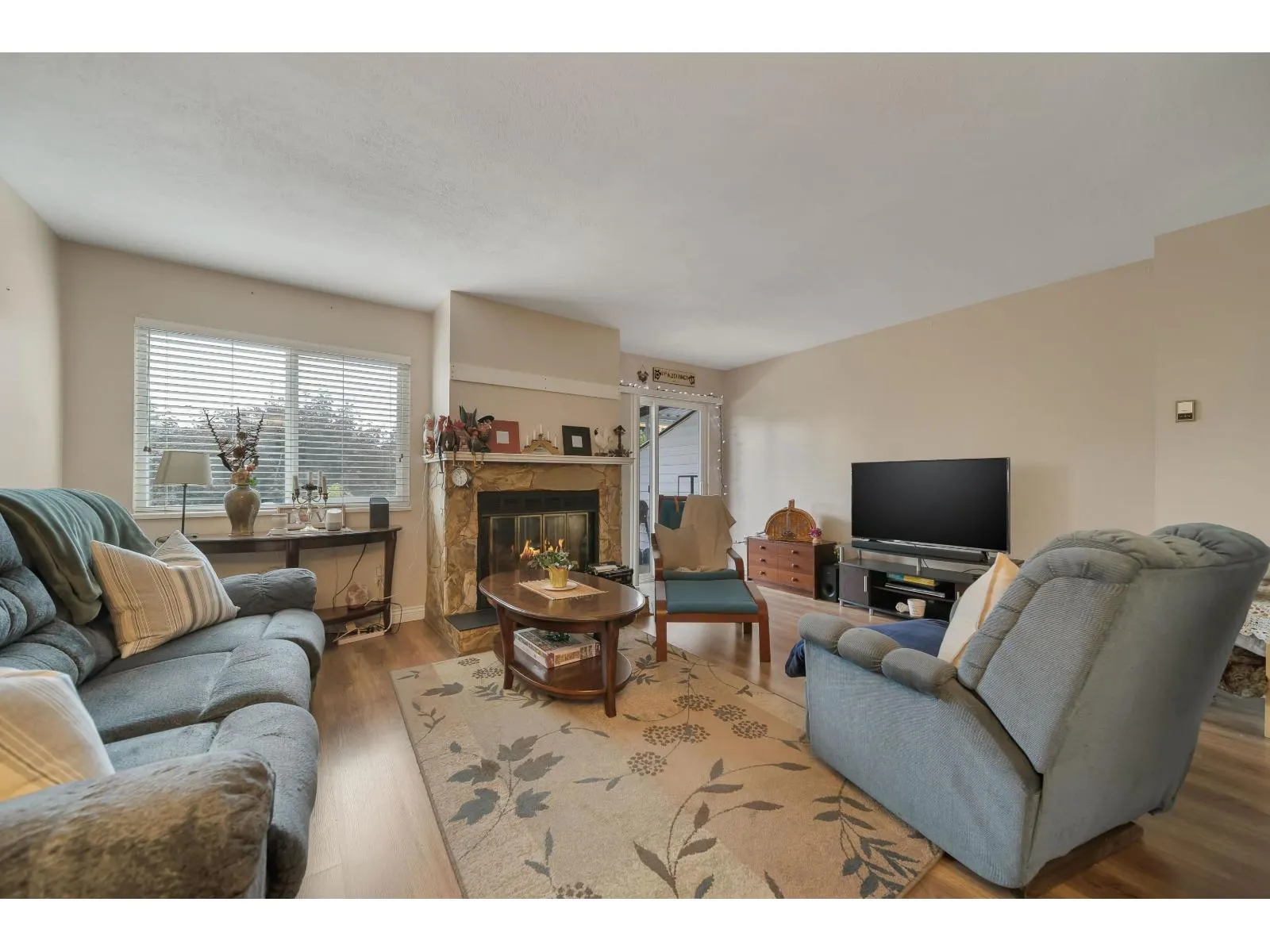 84 27272 32 AVENUE