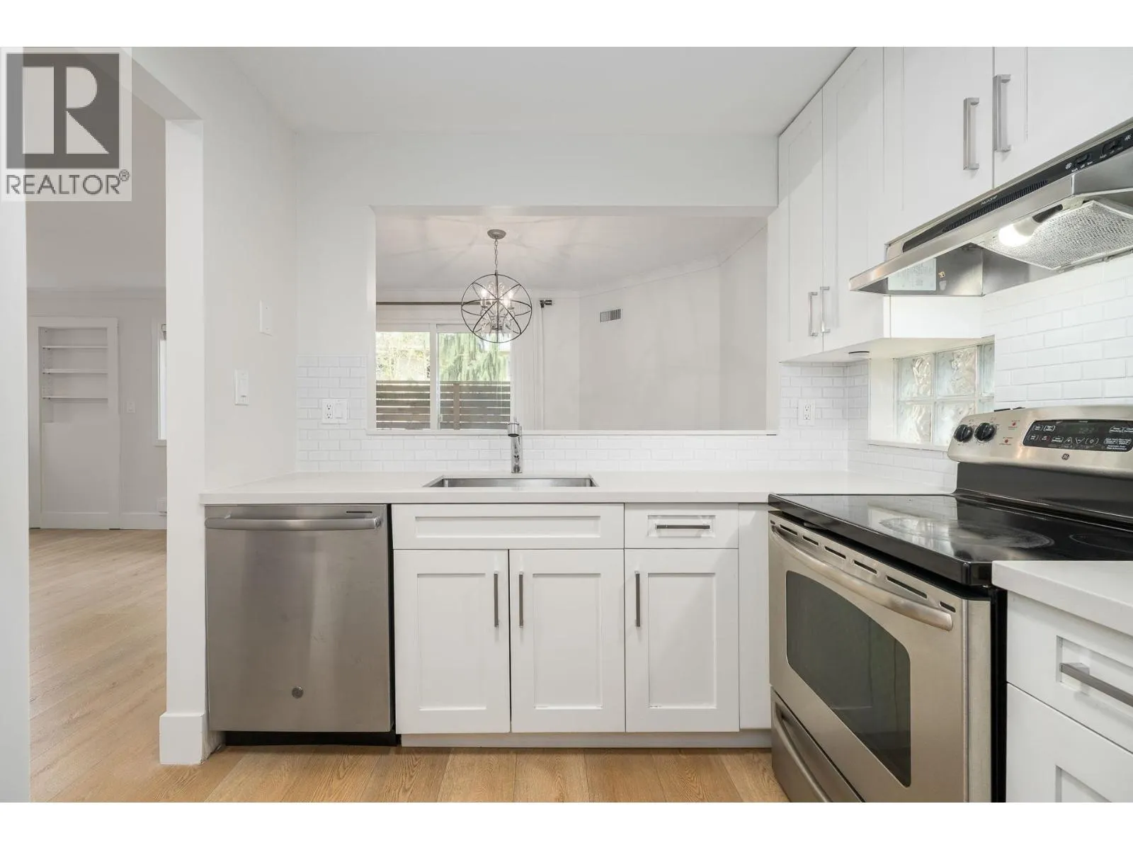1959 W 2ND AVENUE