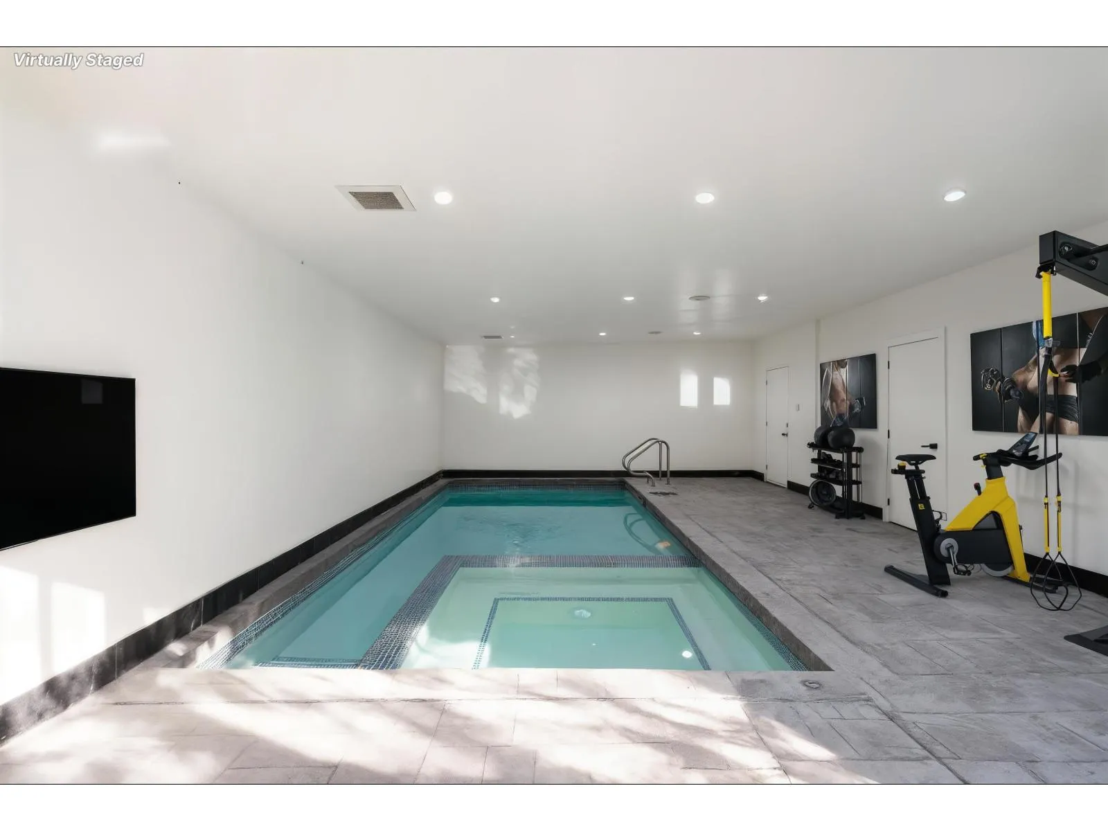 5585 148 STREET
