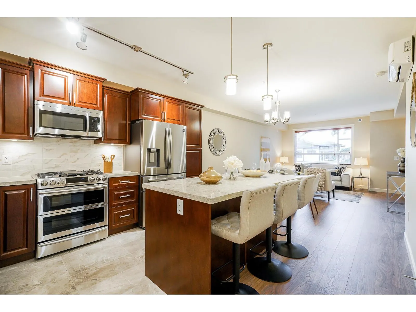 409 14588 MCDOUGALL DRIVE