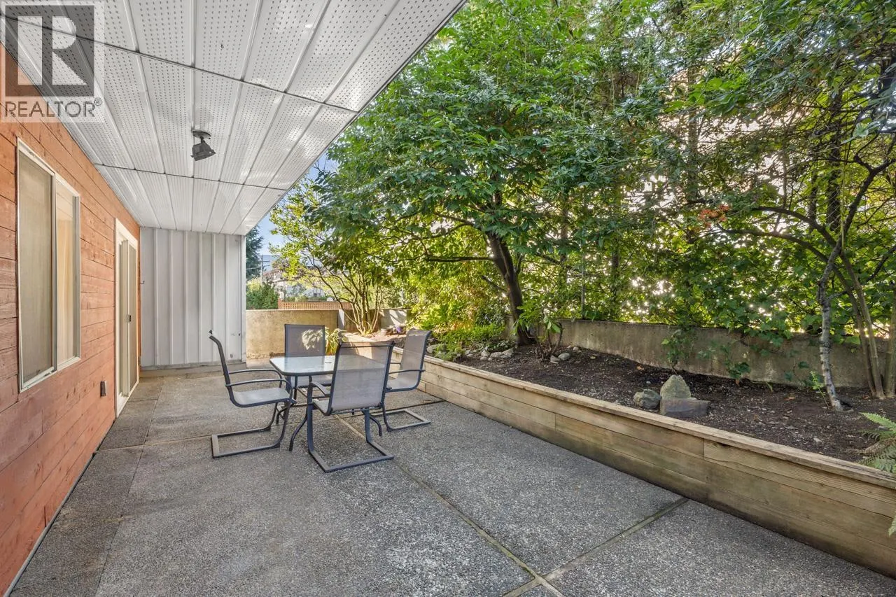 314 250 W 1ST STREET