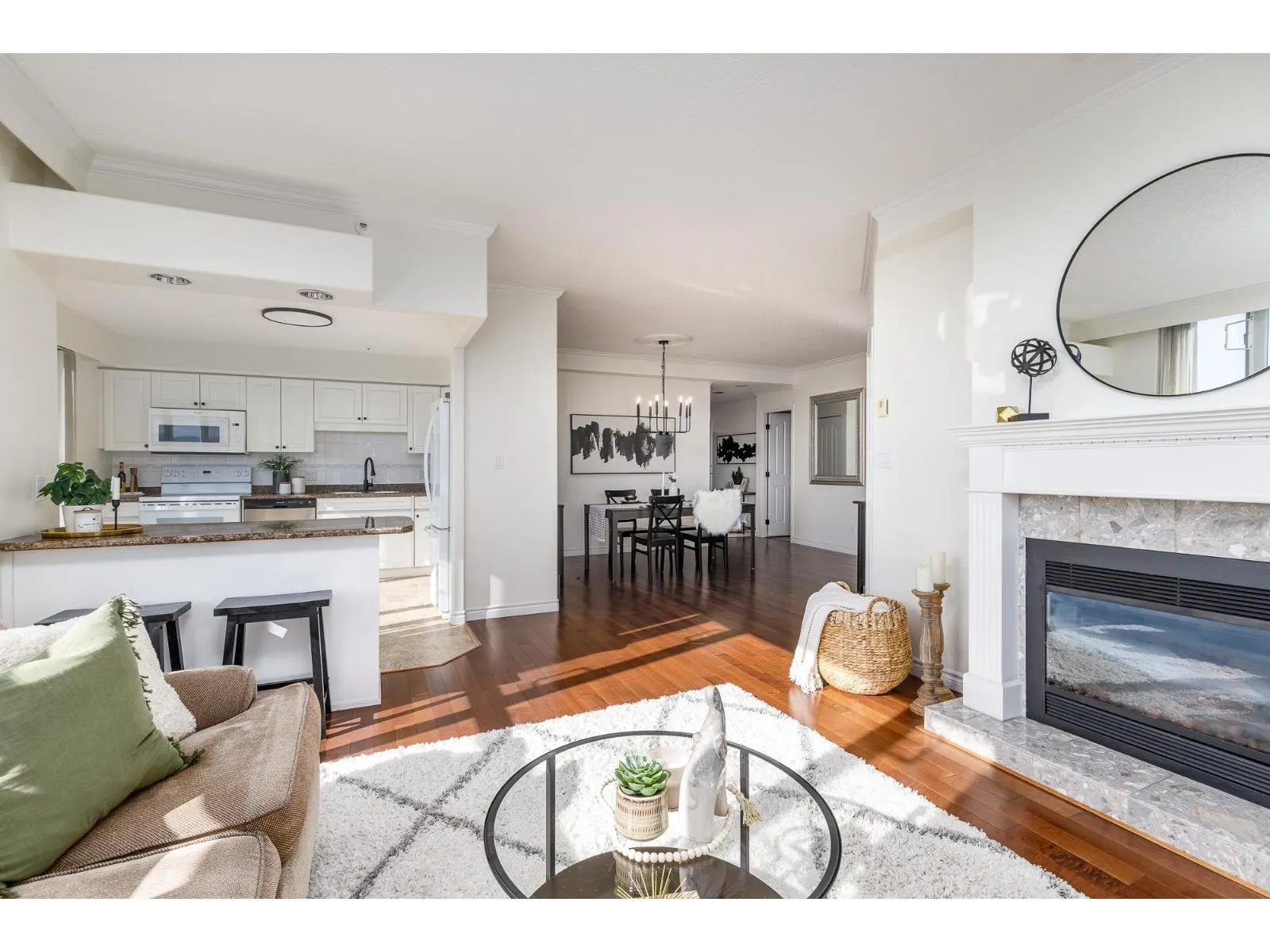 1501 3190 GLADWIN ROAD