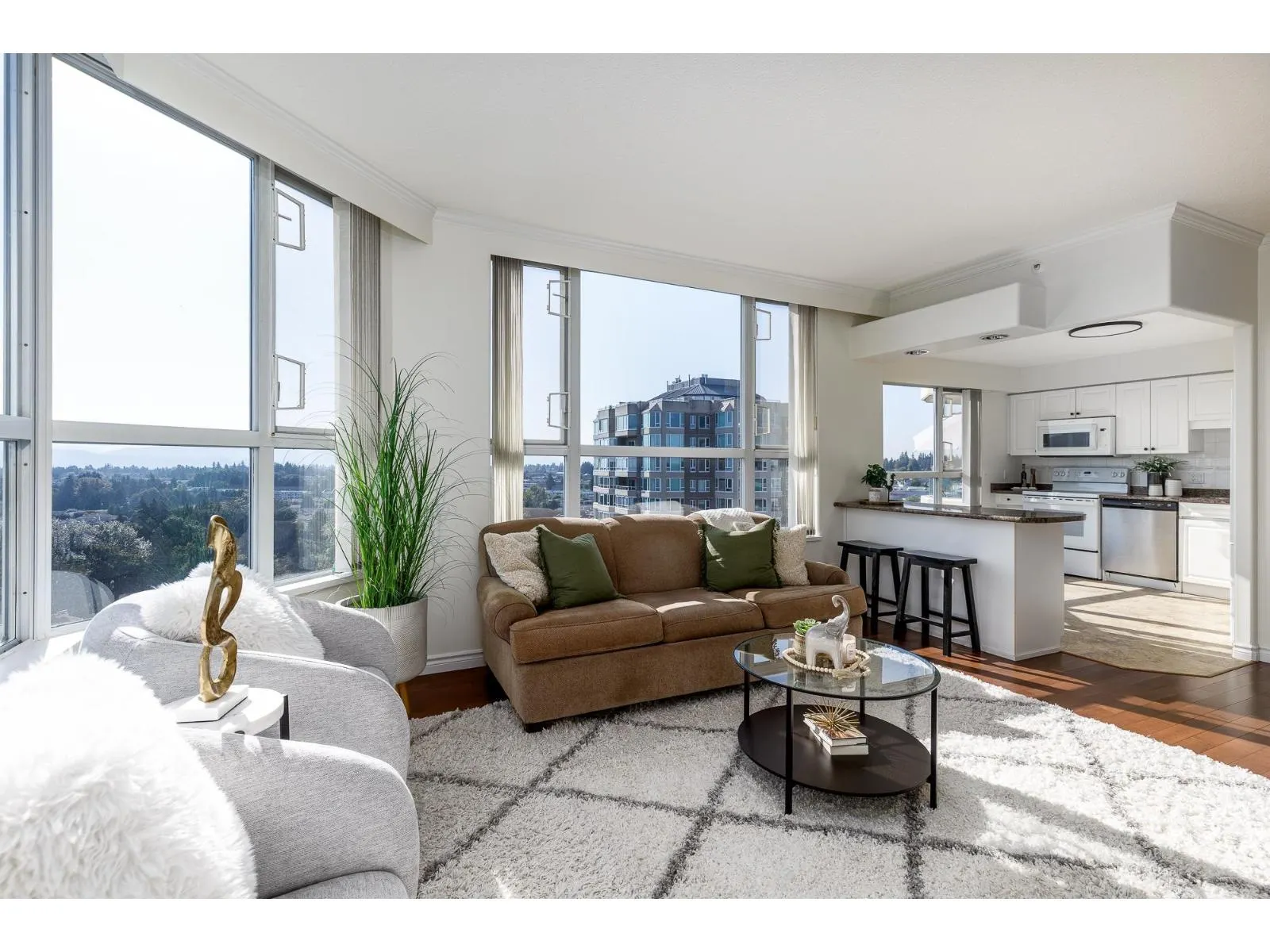 1501 3190 GLADWIN ROAD