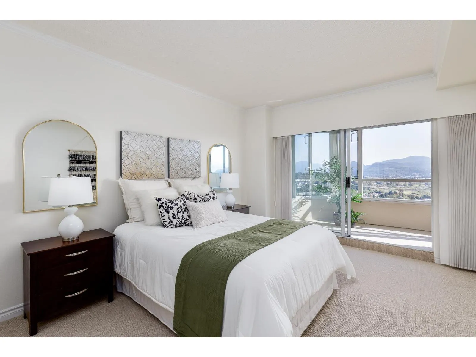 1501 3190 GLADWIN ROAD