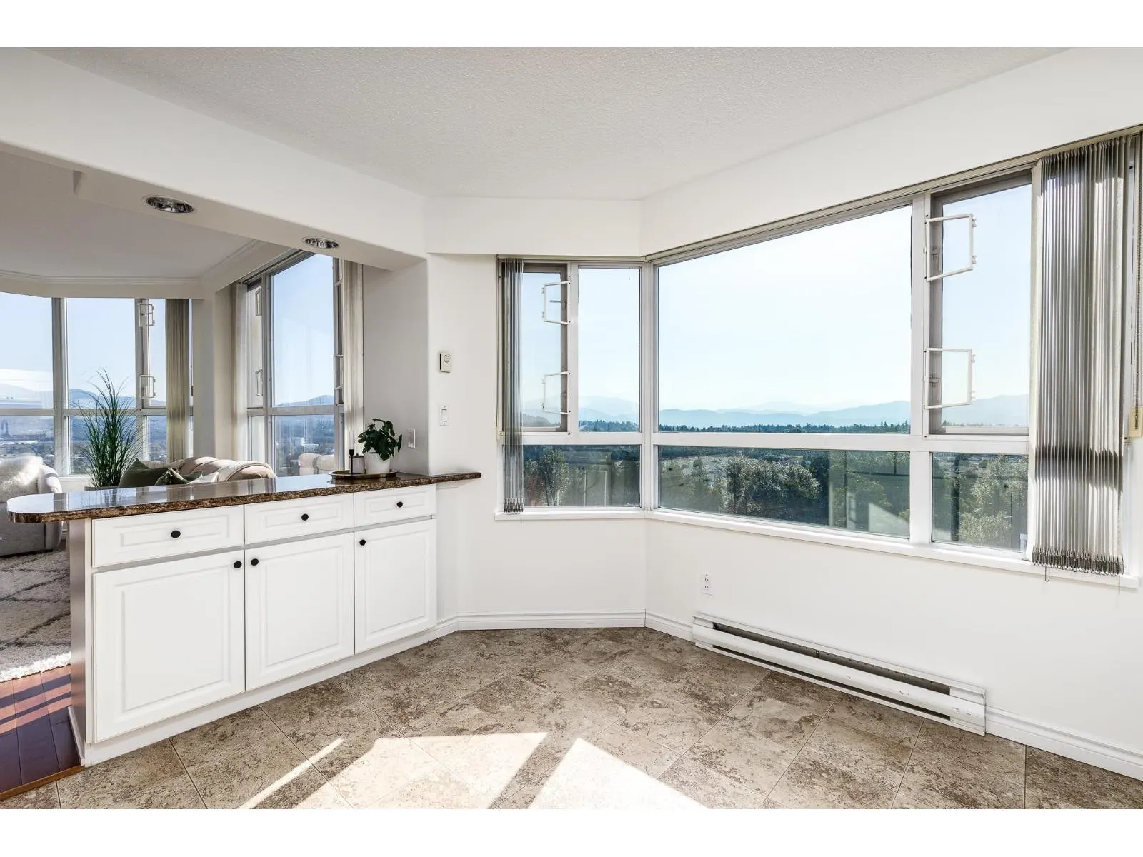 1501 3190 GLADWIN ROAD