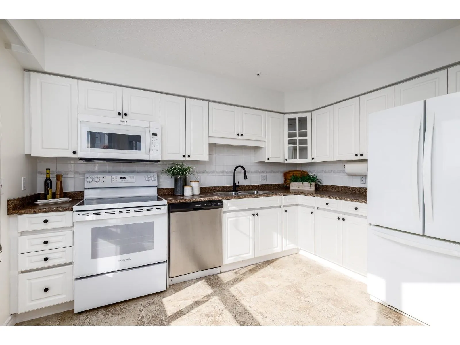 1501 3190 GLADWIN ROAD