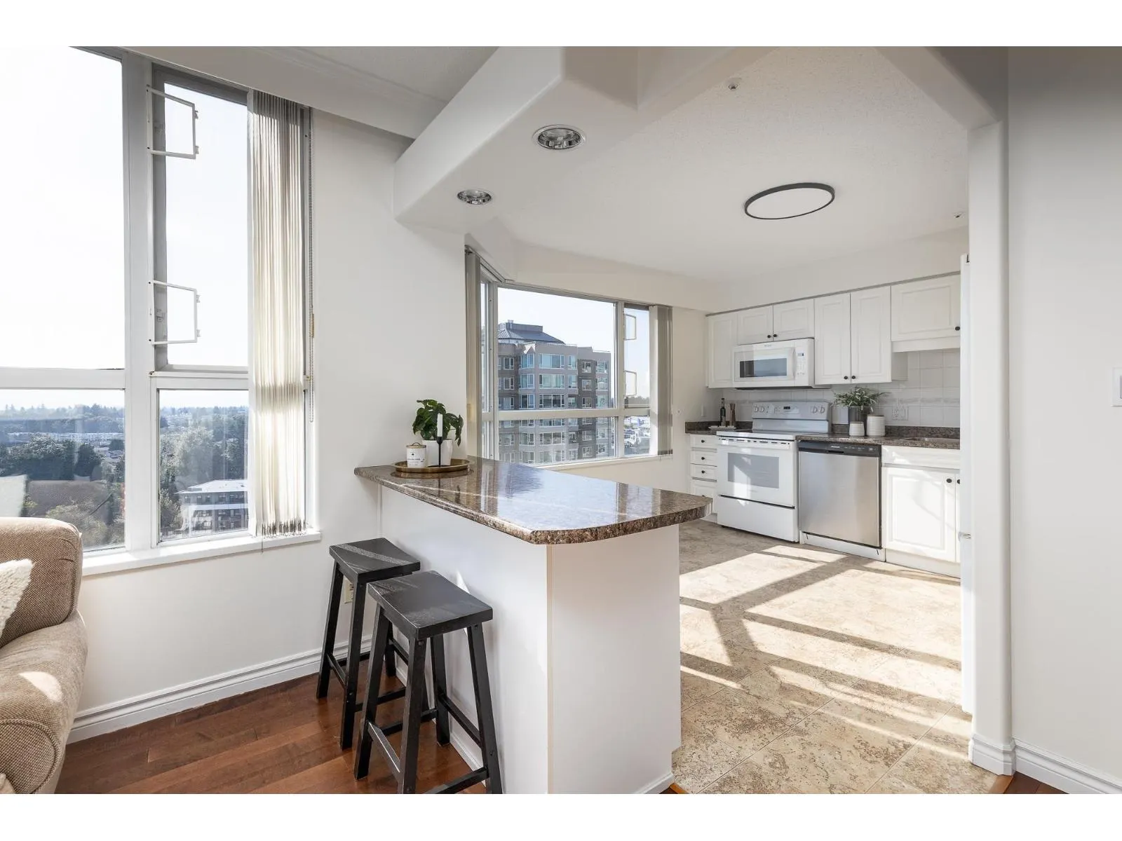 1501 3190 GLADWIN ROAD