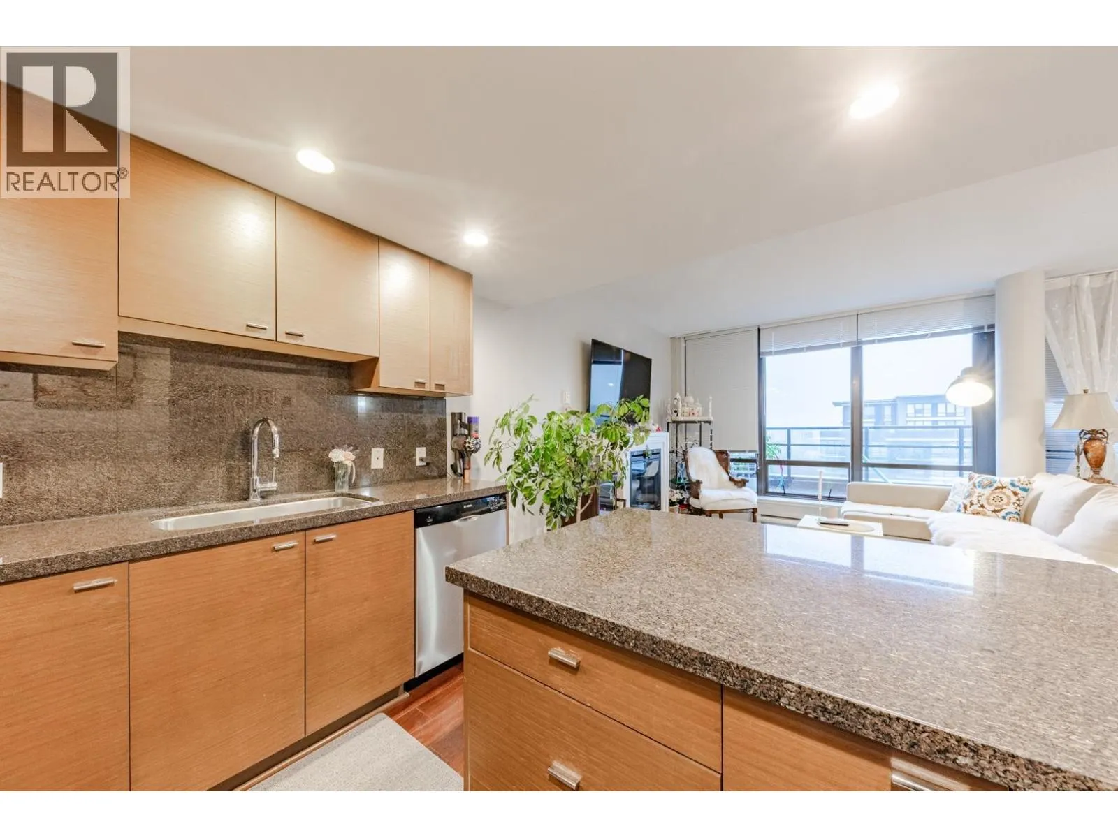 1805 6333 KATSURA STREET