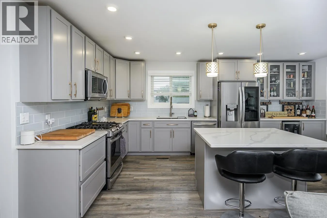 7190 THOMPSON DRIVE