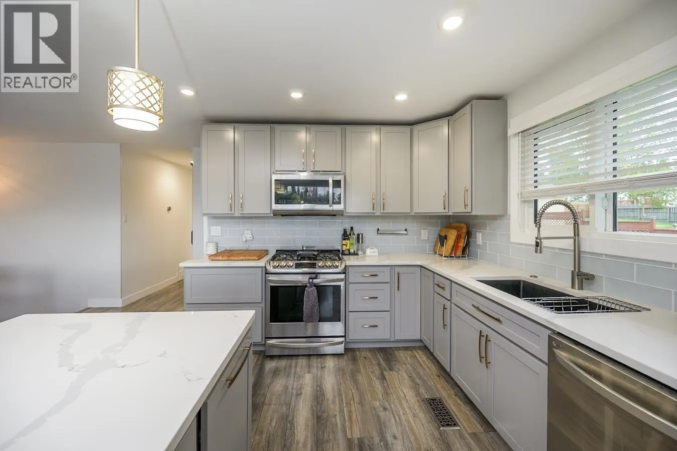 7190 THOMPSON DRIVE
