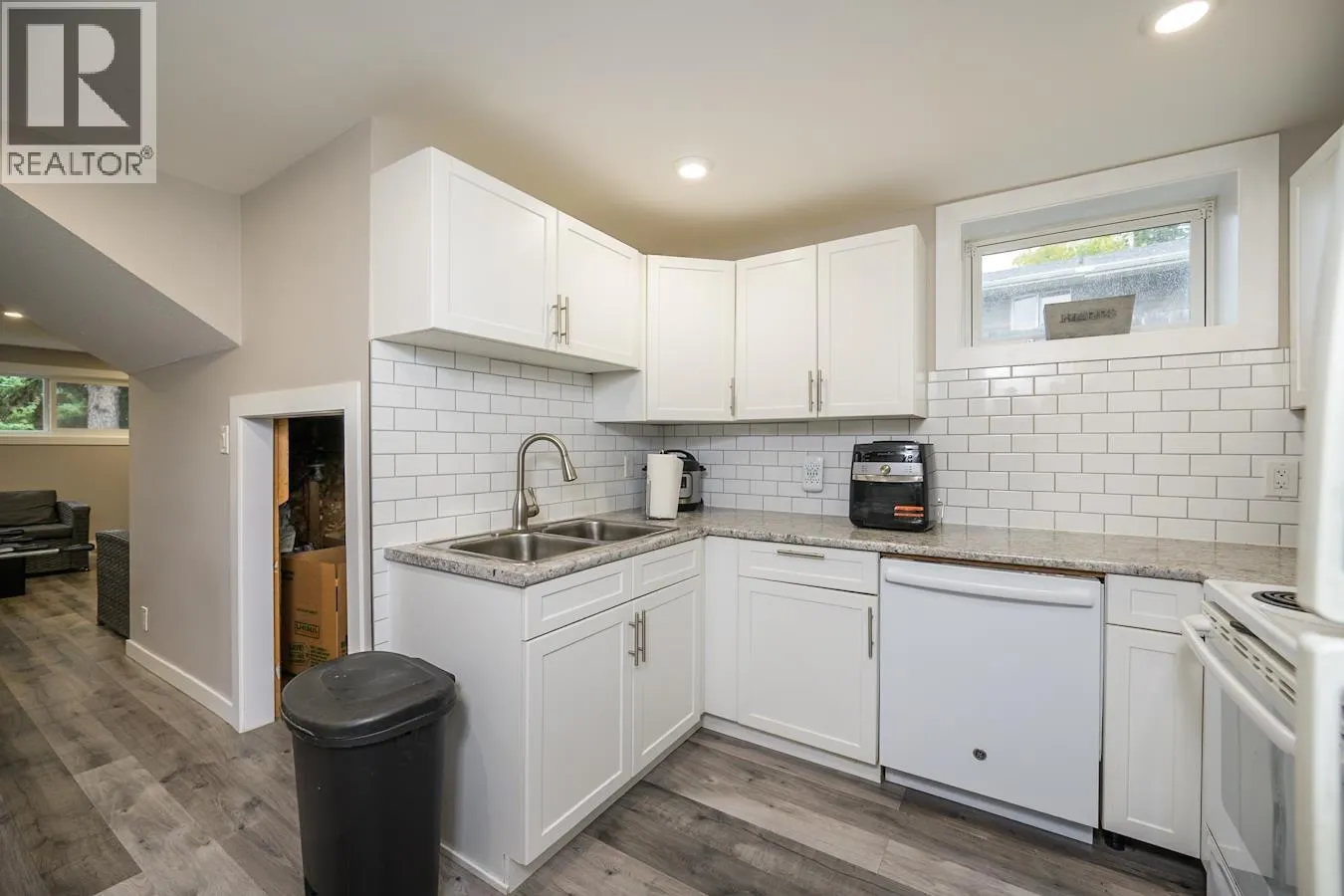 7190 THOMPSON DRIVE