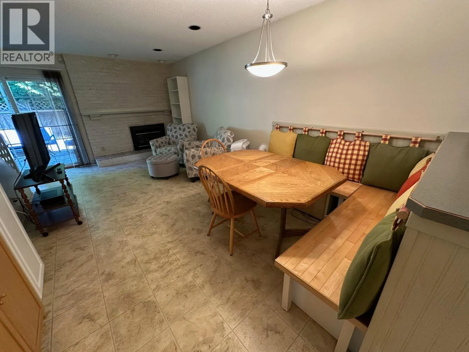 9360 PARKSVILLE DRIVE