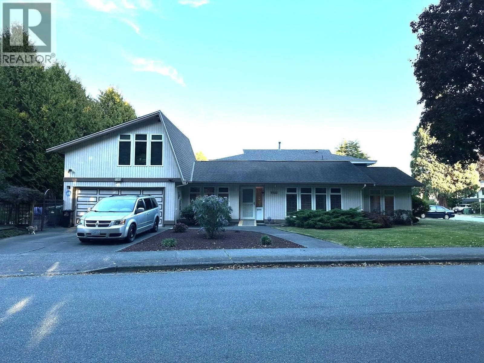 9360 PARKSVILLE DRIVE