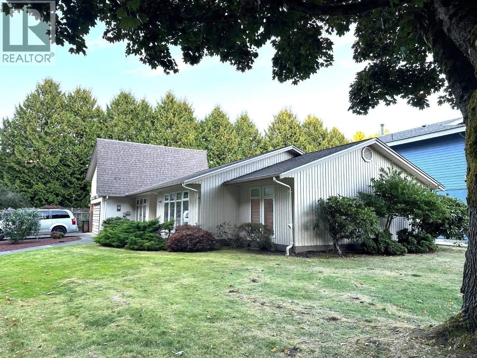 9360 PARKSVILLE DRIVE