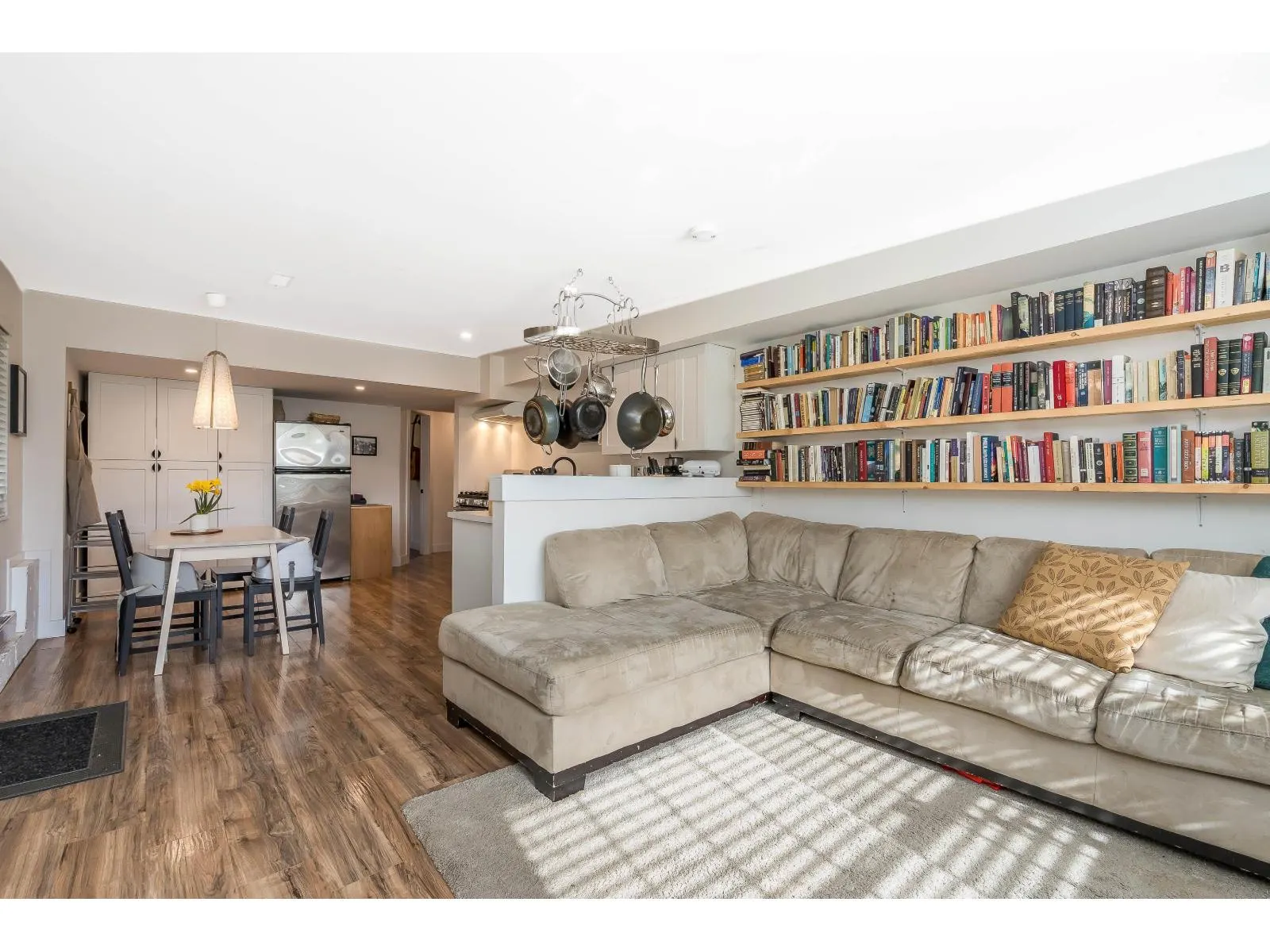 2245 FOOTHILLS COURT