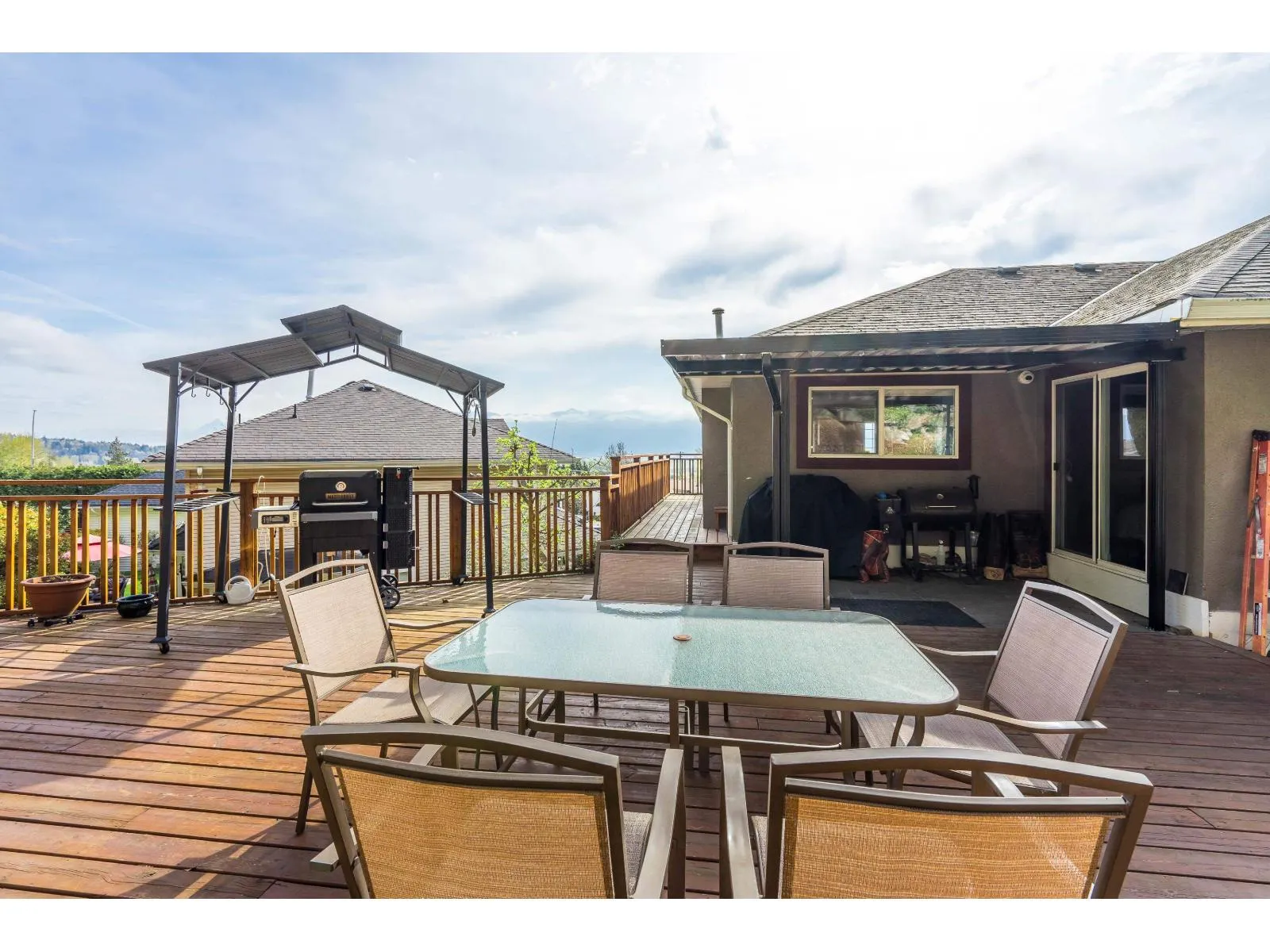 2245 FOOTHILLS COURT